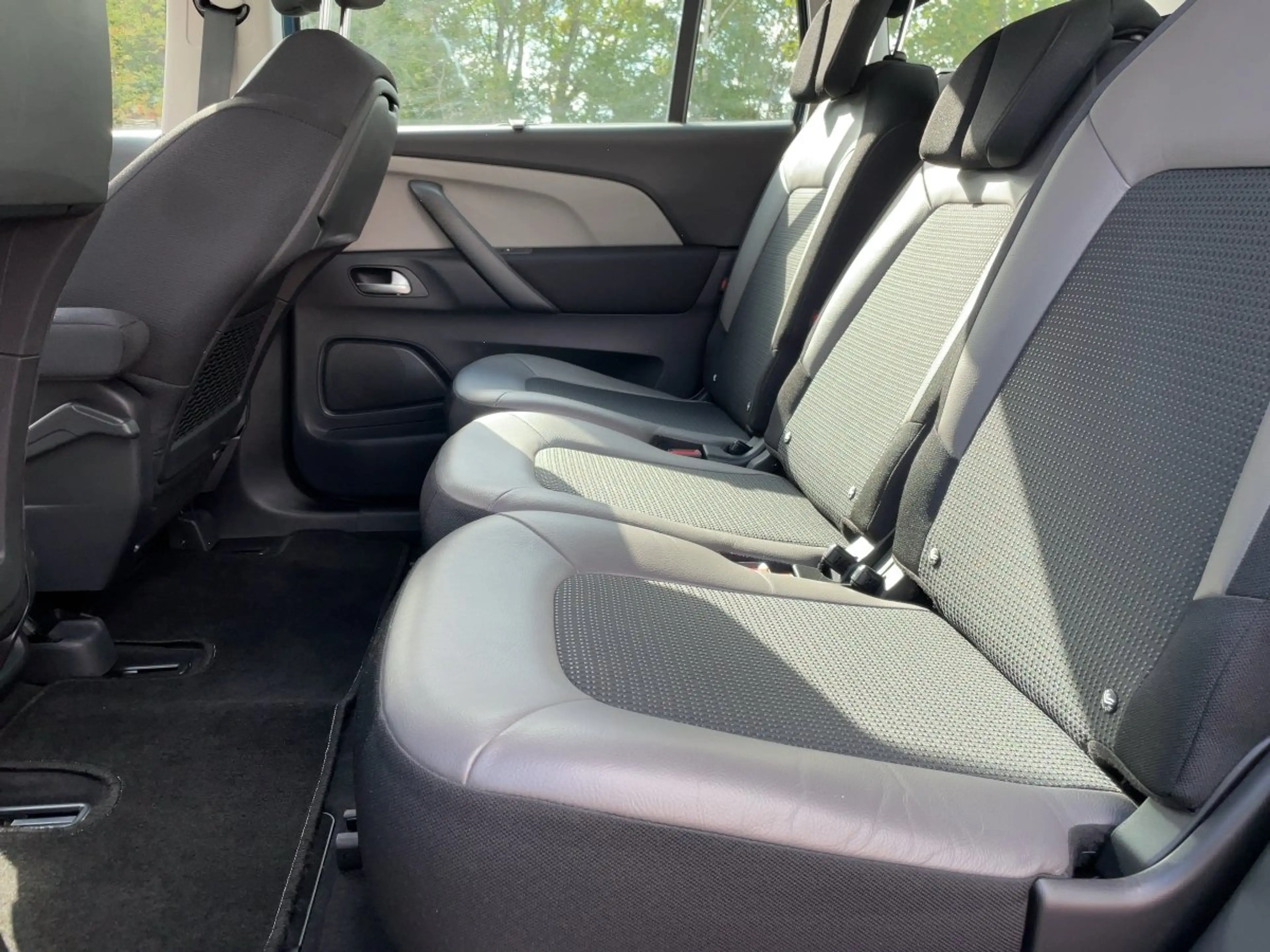 Citroen Grand C4 Picasso 1.2 Selection Navi/SHZ/LM — photo 15