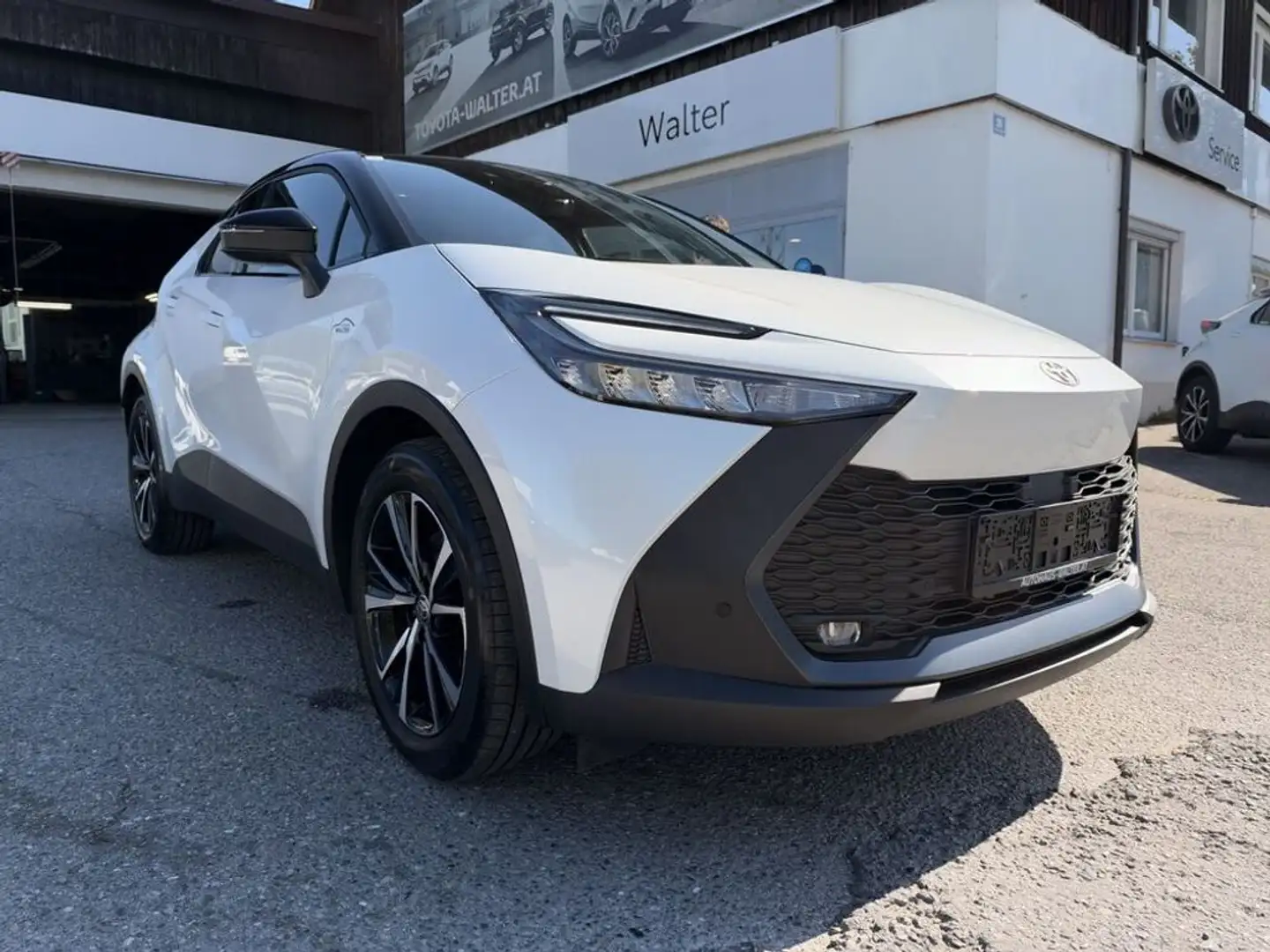 Toyota C-HR Plug-In Hybrid FWD Active Drive Schwarz - 2