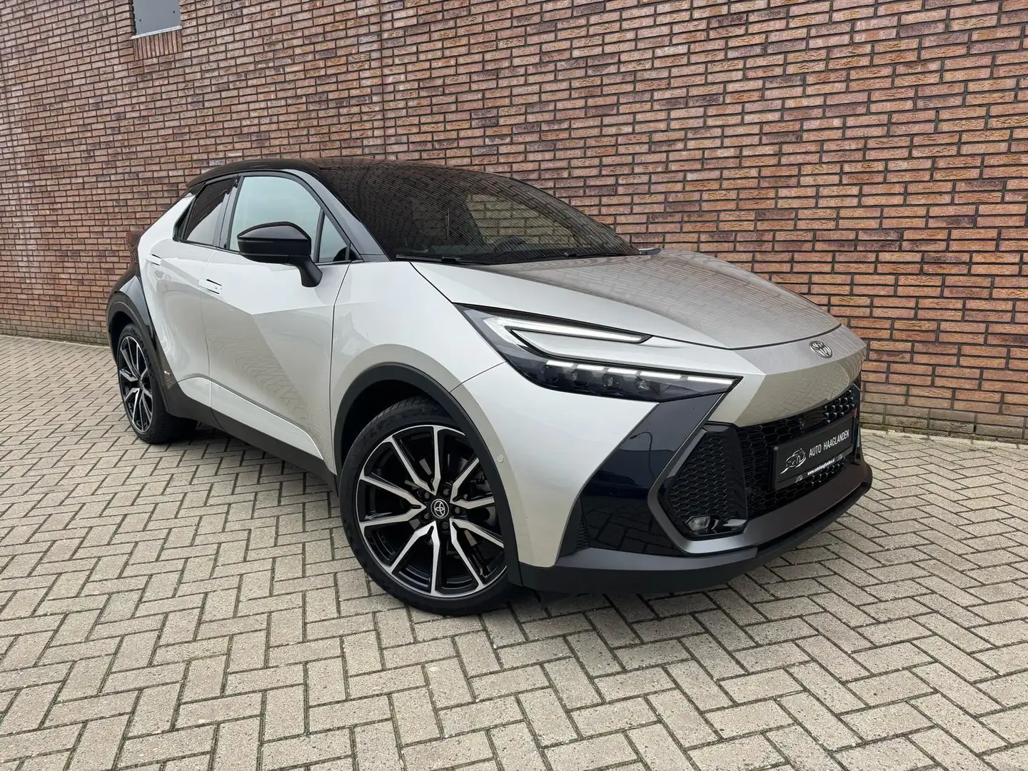 Toyota C-HR 2.0 Hybrid 200 GR SPORT Première Edition - Ful opt Gris - 2