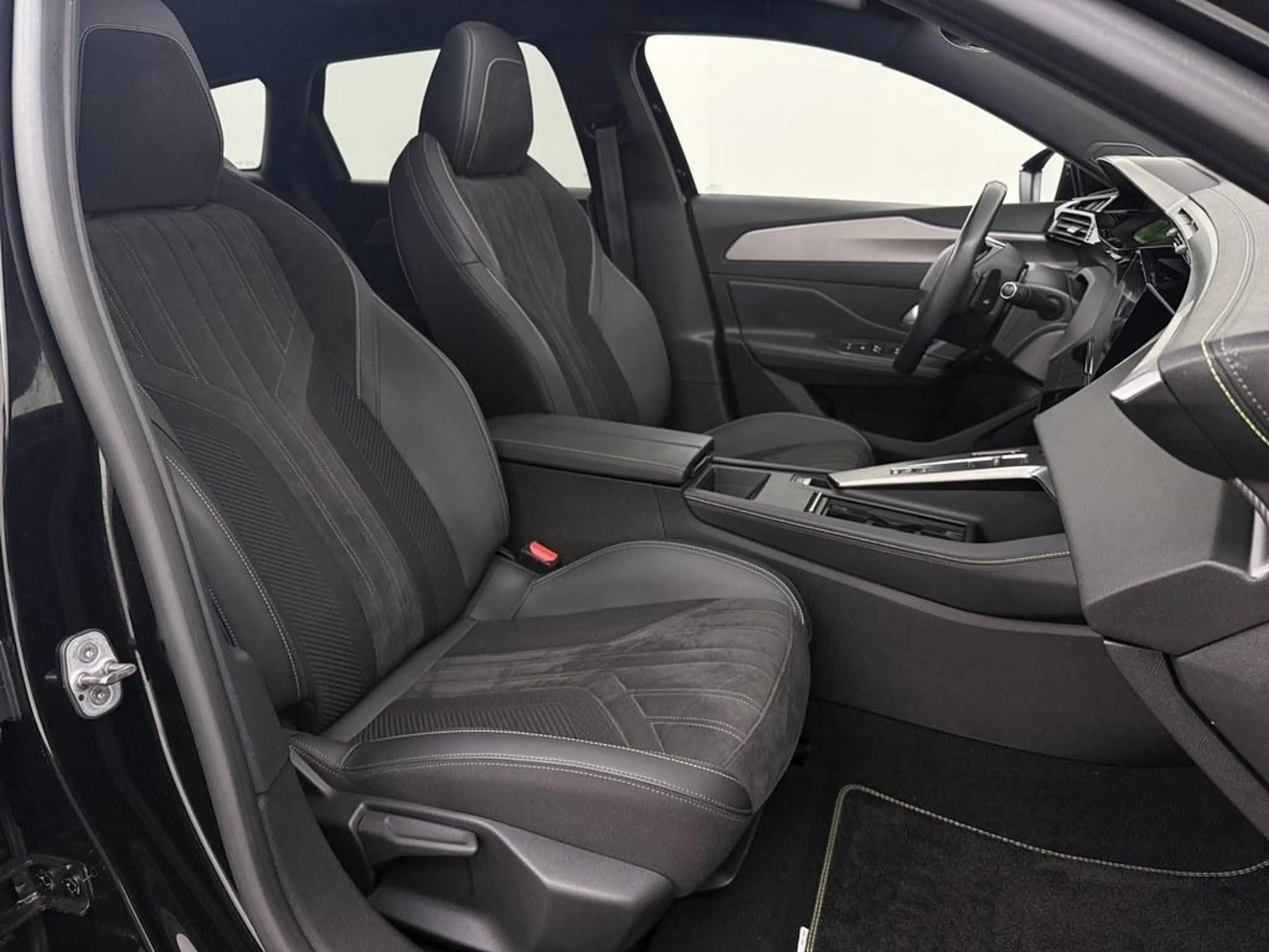 Peugeot 308 SW 1.6 Plug-in Hybrid 180 GT Pano/Trekhaak/Alcanta — photo 22