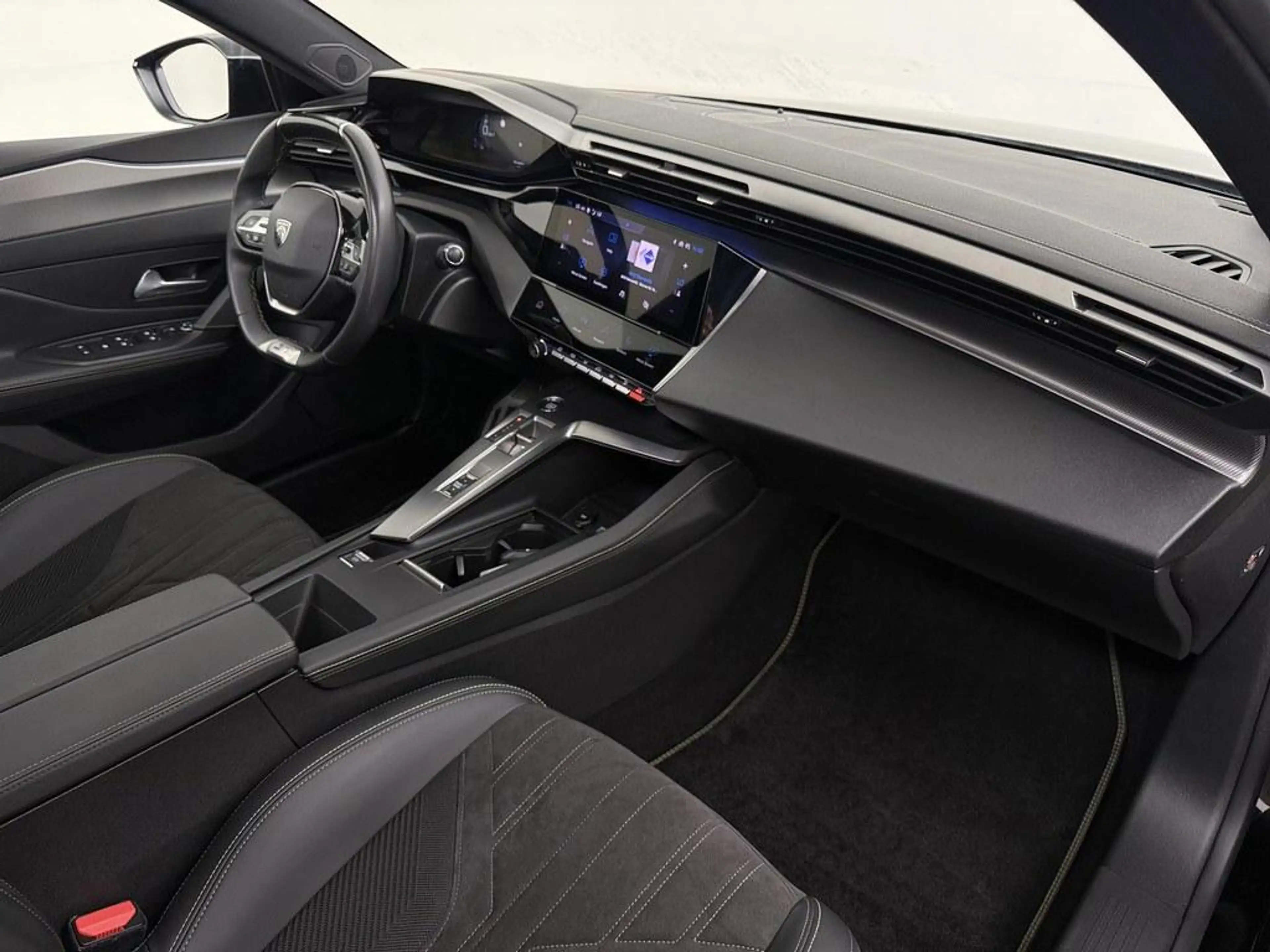 Peugeot 308 SW 1.6 Plug-in Hybrid 180 GT Pano/Trekhaak/Alcanta — photo 21