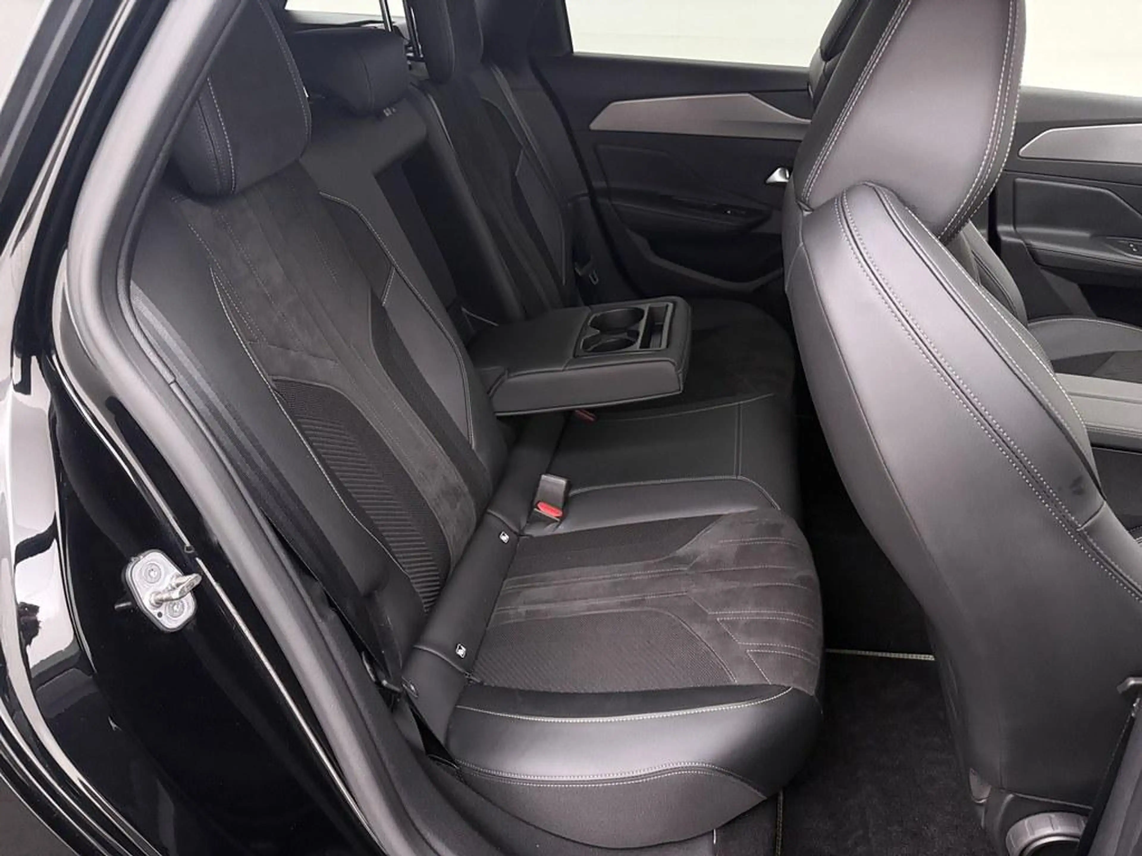 Peugeot 308 SW 1.6 Plug-in Hybrid 180 GT Pano/Trekhaak/Alcanta — photo 20