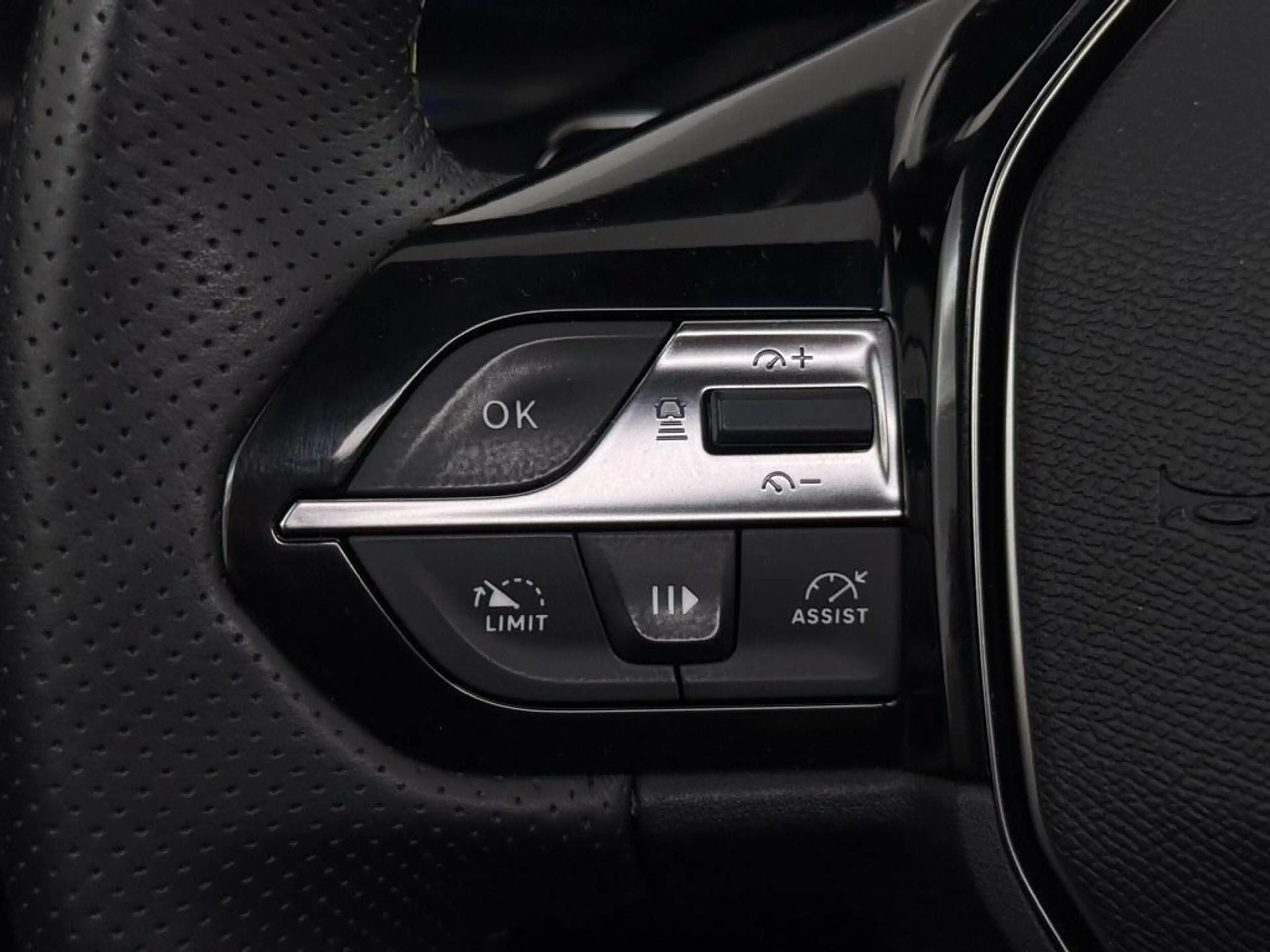 Peugeot 308 SW 1.6 Plug-in Hybrid 180 GT Pano/Trekhaak/Alcanta — photo 11