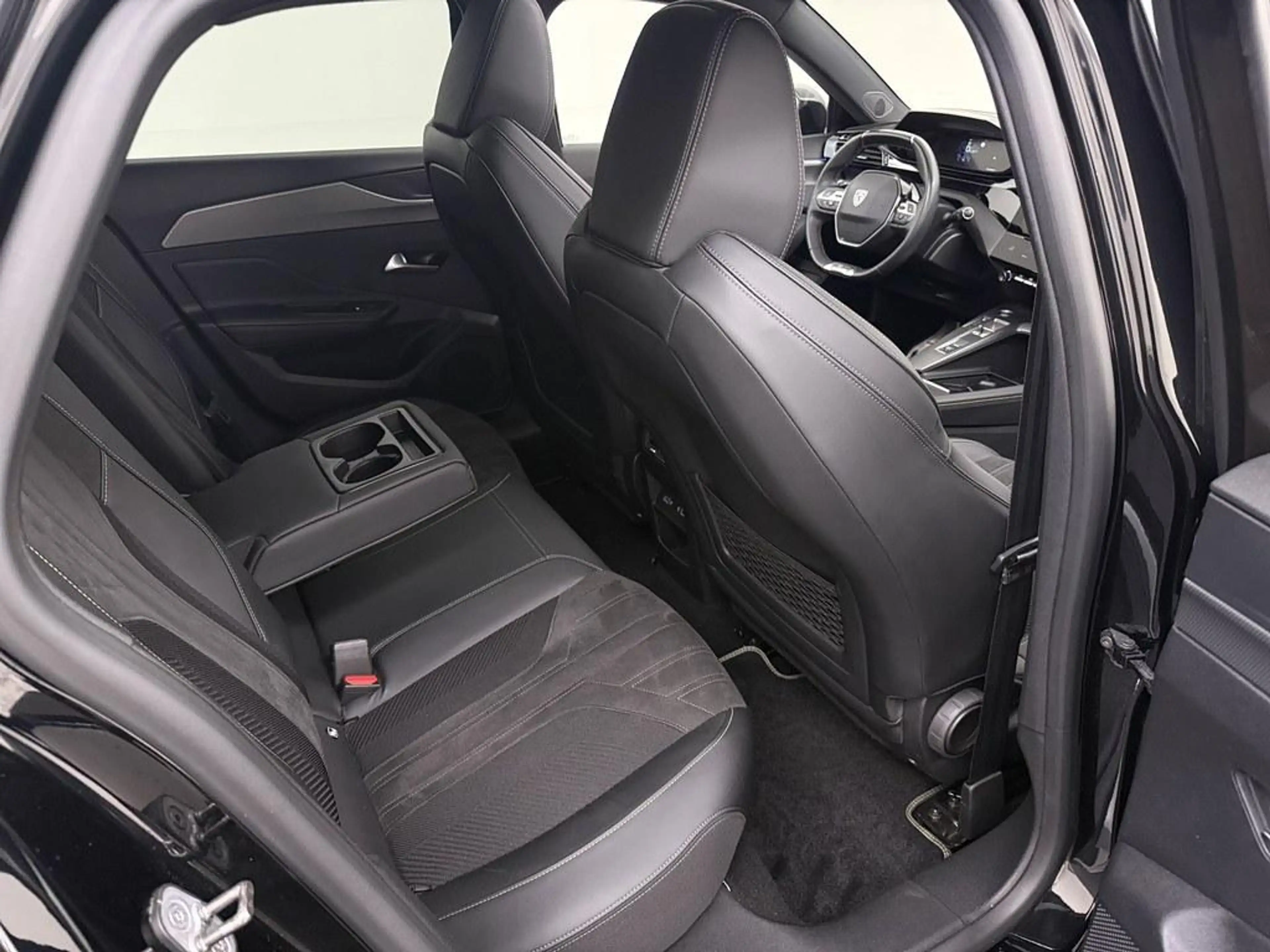 Peugeot 308 SW 1.6 Plug-in Hybrid 180 GT Pano/Trekhaak/Alcanta — photo 19