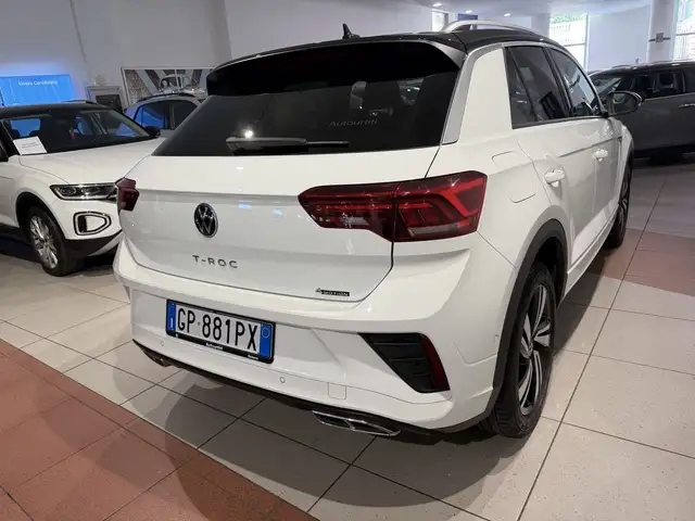 Volkswagen T-Roc view 5