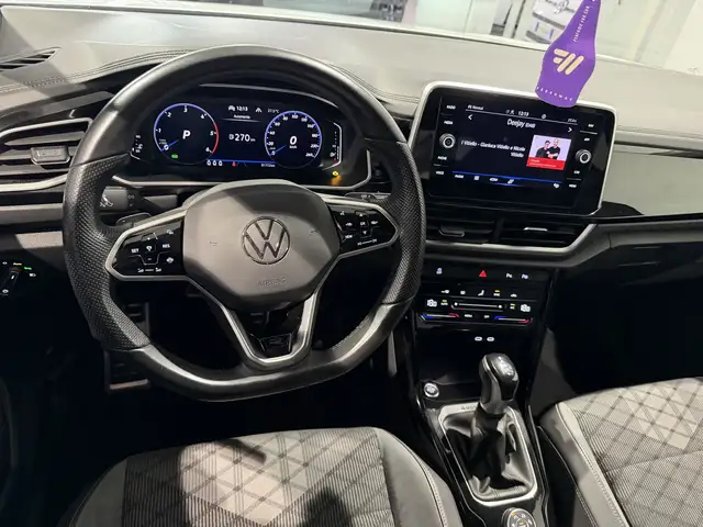 Volkswagen T-Roc view 12