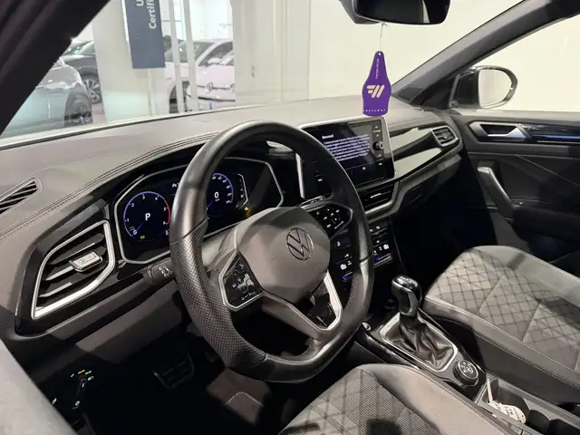 Volkswagen T-Roc view 8
