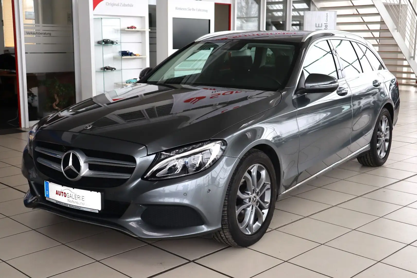 Mercedes-Benz C 180 C -Klasse T-Modell CGI Autom. LED Navi PDC Gris - 1