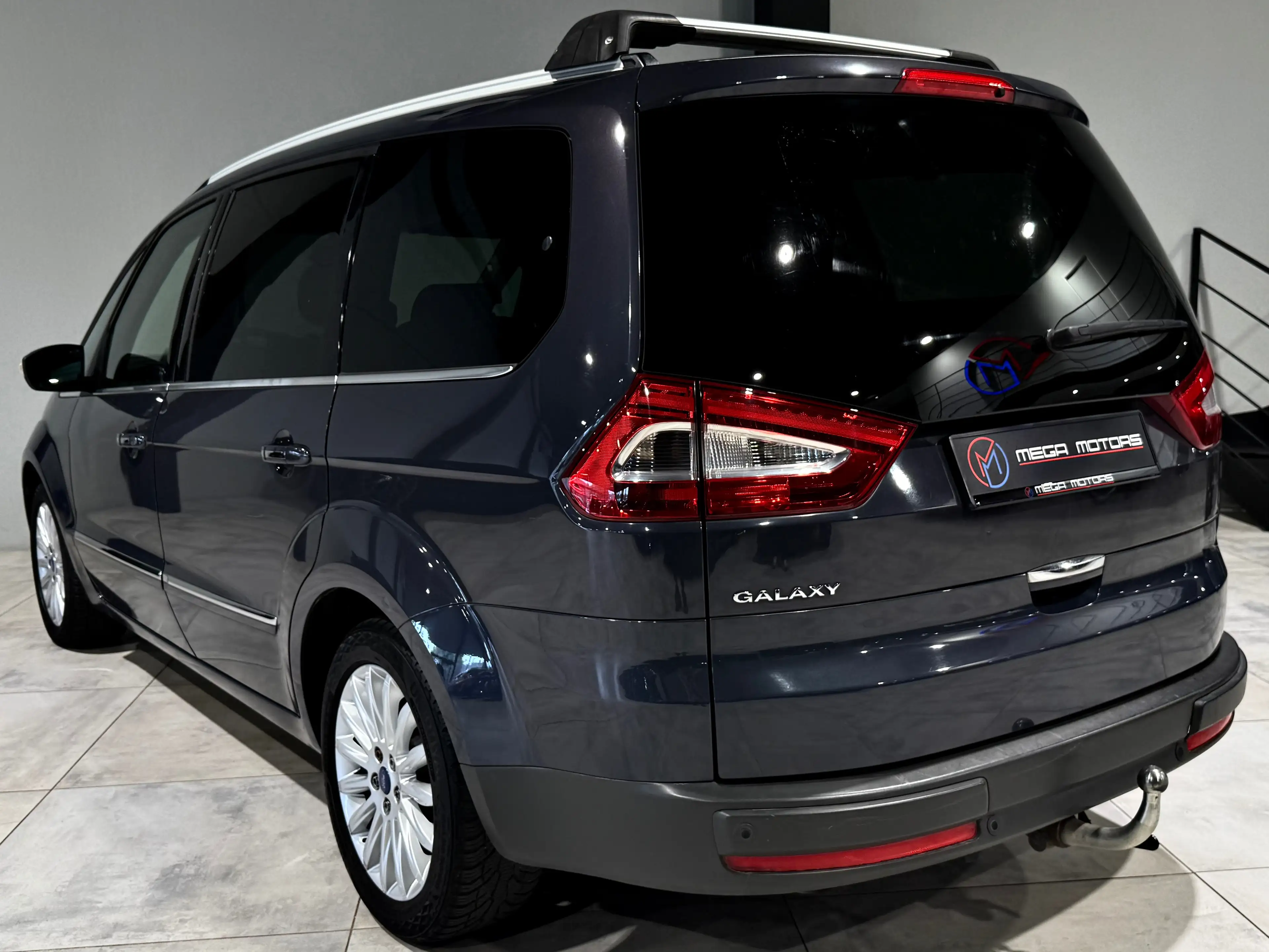 Ford Galaxy 2.0 TDCi 136CV 7 PLACES NAVi CUiR JA.17" SG.CHAUFFANTS ++ — photo 2