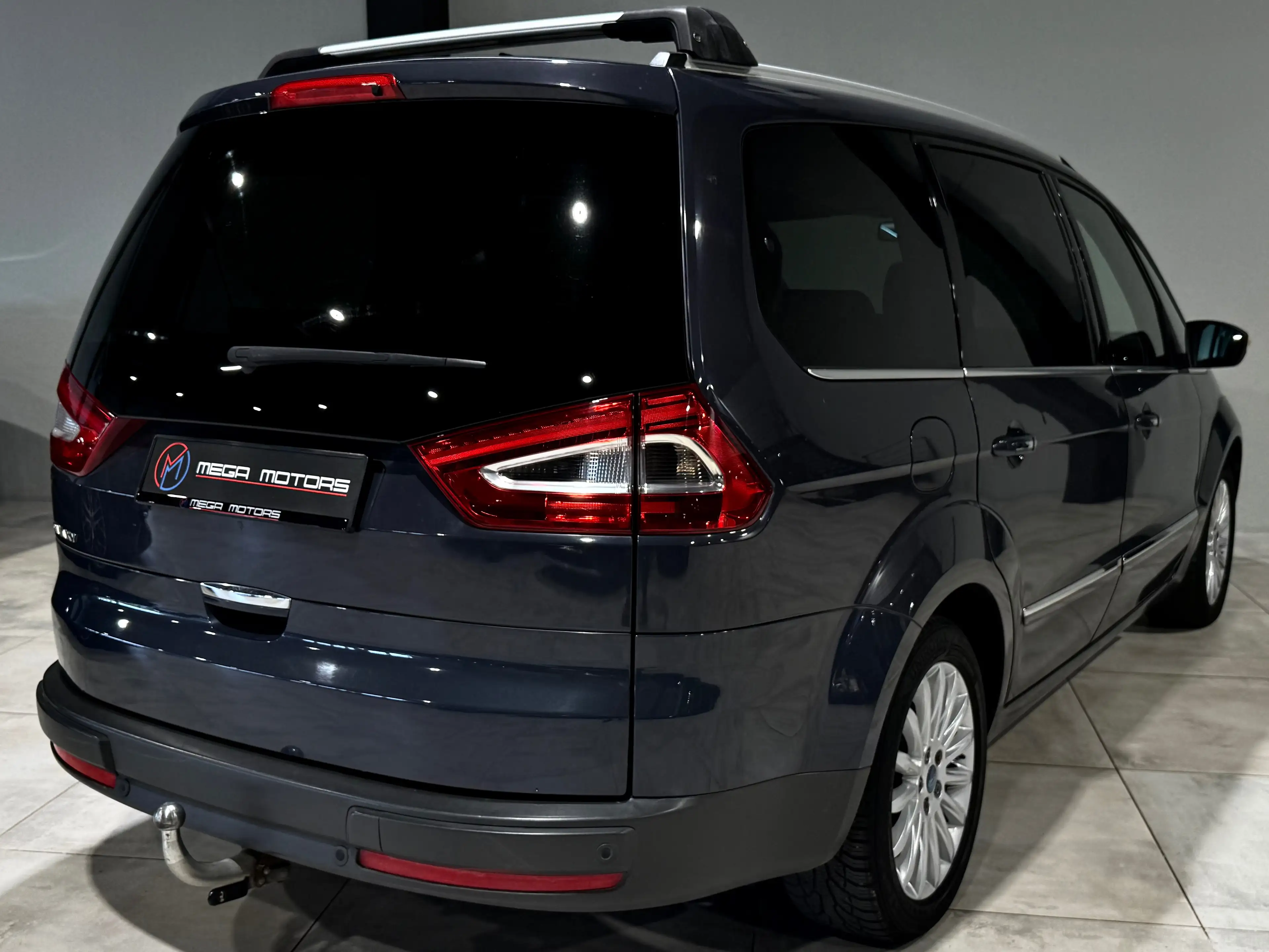 Ford Galaxy 2.0 TDCi 136CV 7 PLACES NAVi CUiR JA.17" SG.CHAUFFANTS ++ — photo 4