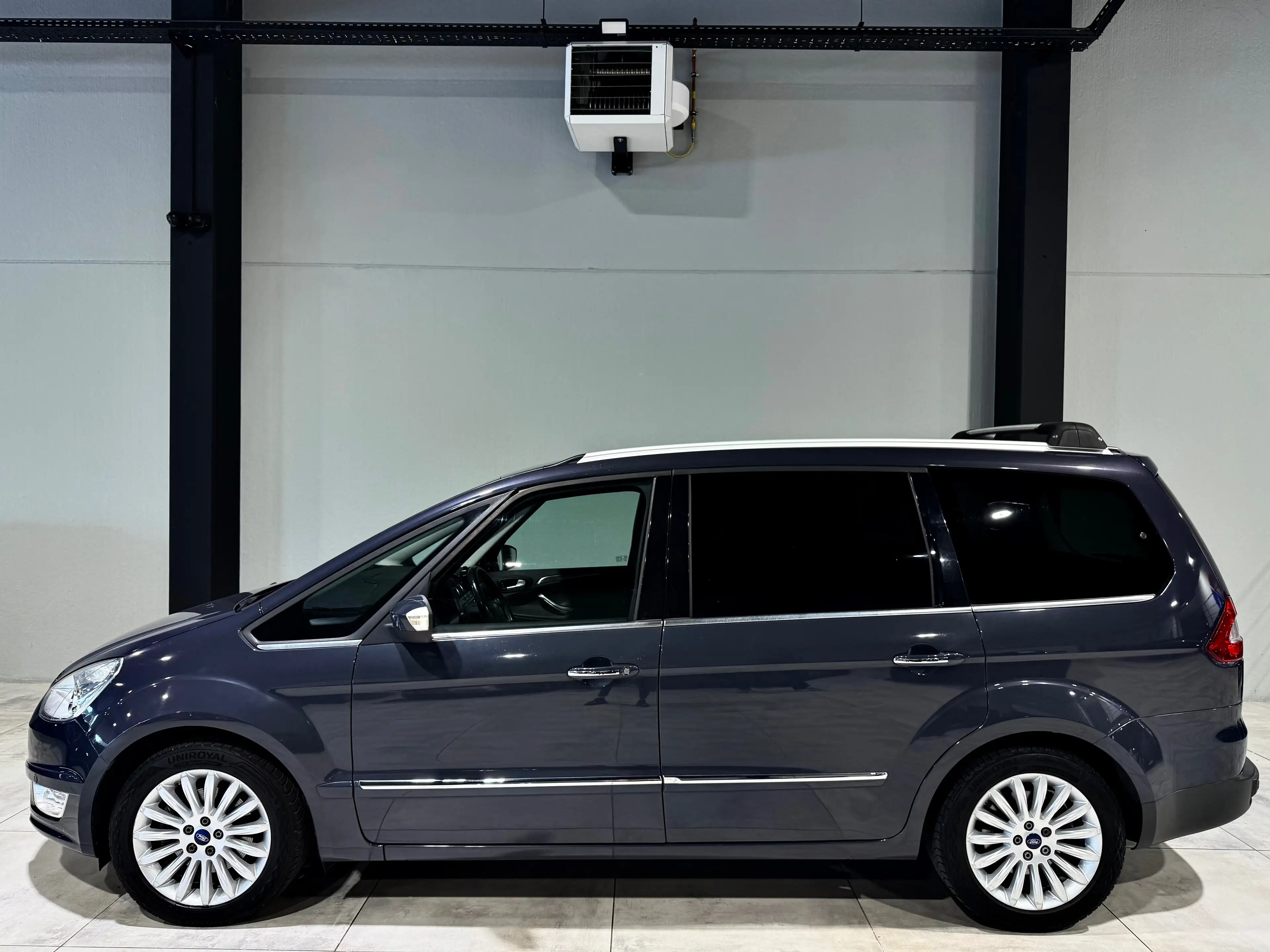 Ford Galaxy 2.0 TDCi 136CV 7 PLACES NAVi CUiR JA.17" SG.CHAUFFANTS ++ — photo 5