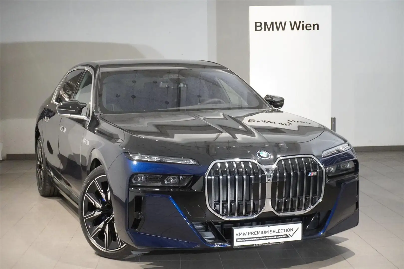 BMW i7 M70 xDrive Blue - 1