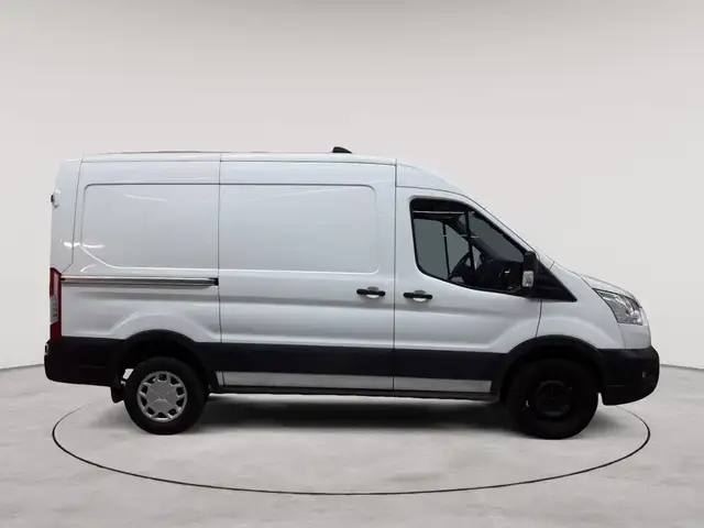 Ford Transit view 3