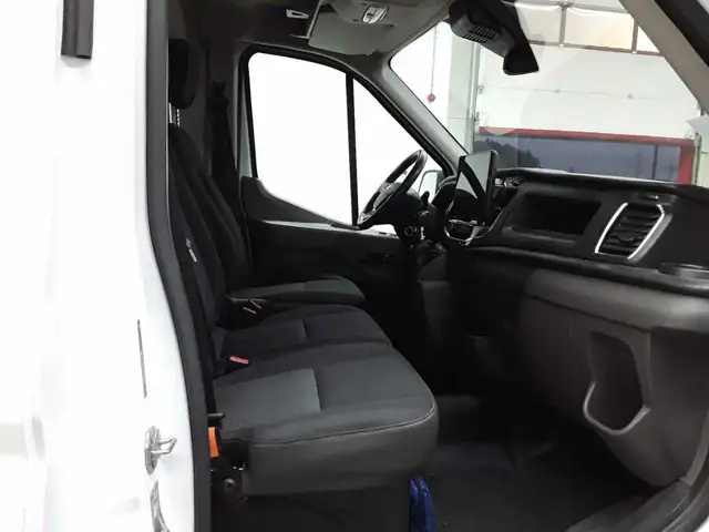 Ford Transit view 8