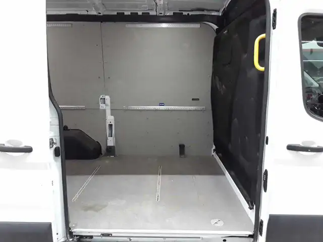 Ford Transit view 13