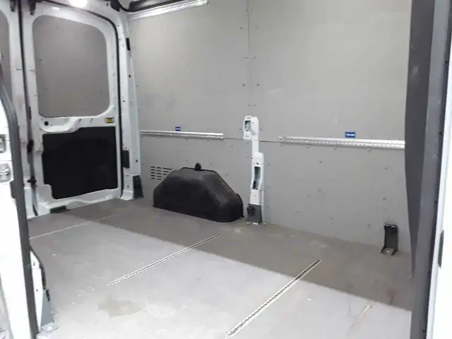 Ford Transit view 14