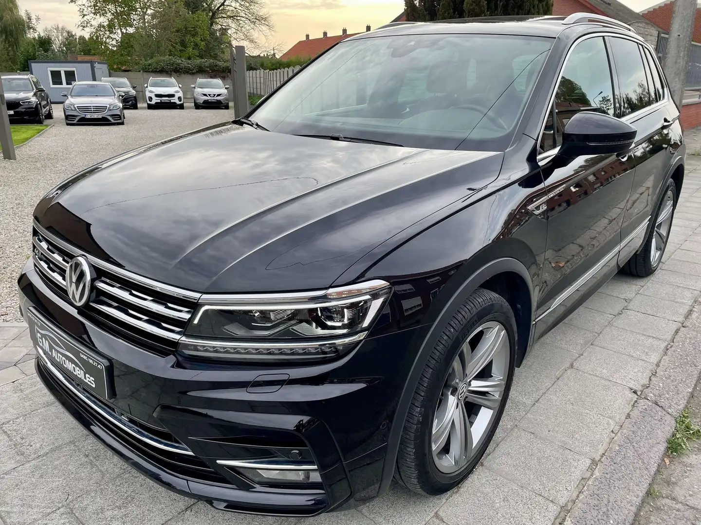 Volkswagen Tiguan 2.0 TDi SCR R line DSG*GPS*CAMERA*CUIR*TOIT PANO* Noir - 1