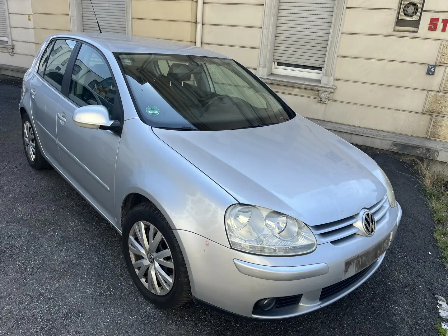 Volkswagen Golf Tour 5 Türer Grau - 2