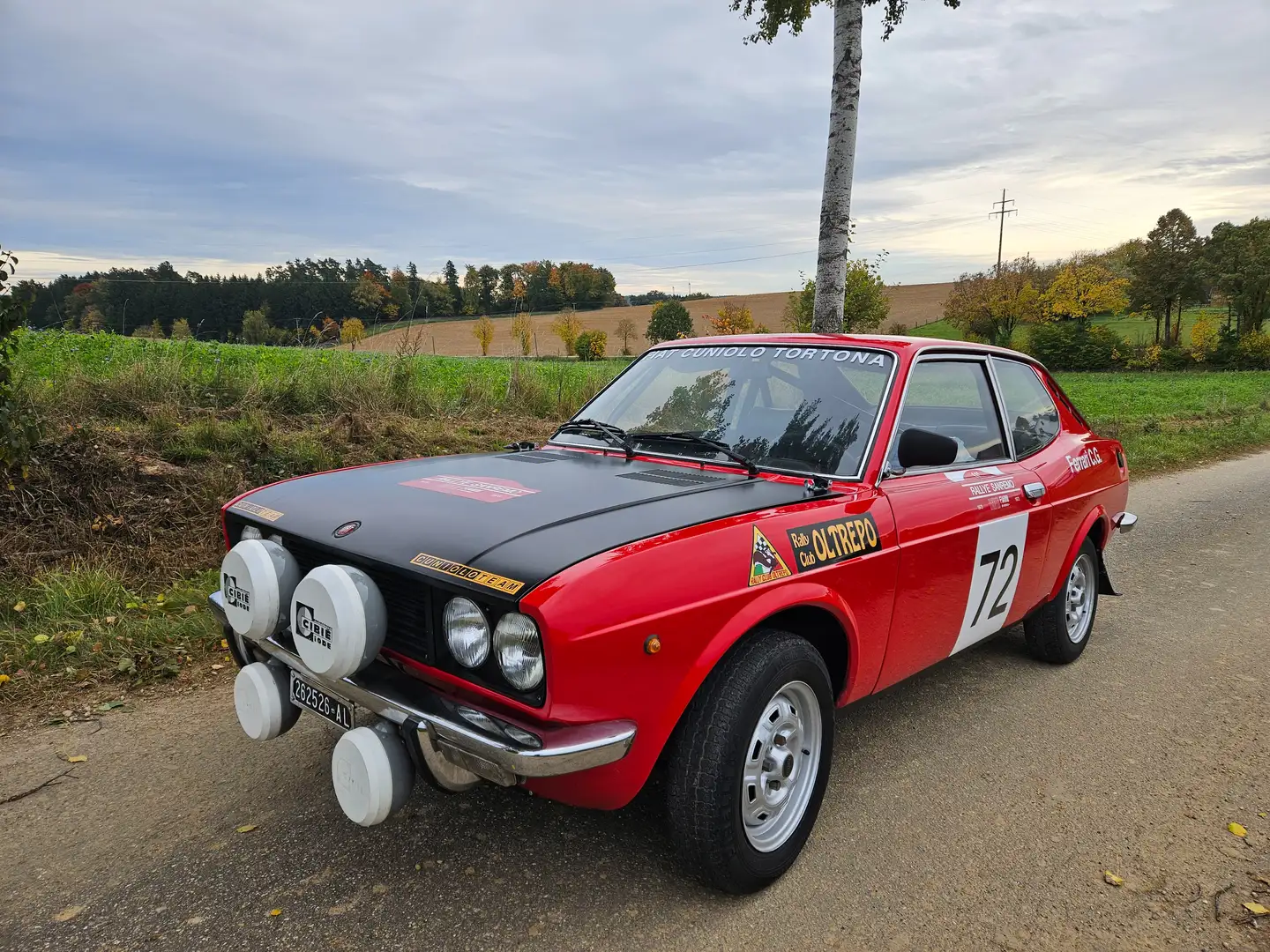 Fiat 128 SL 1300 Rot - 2