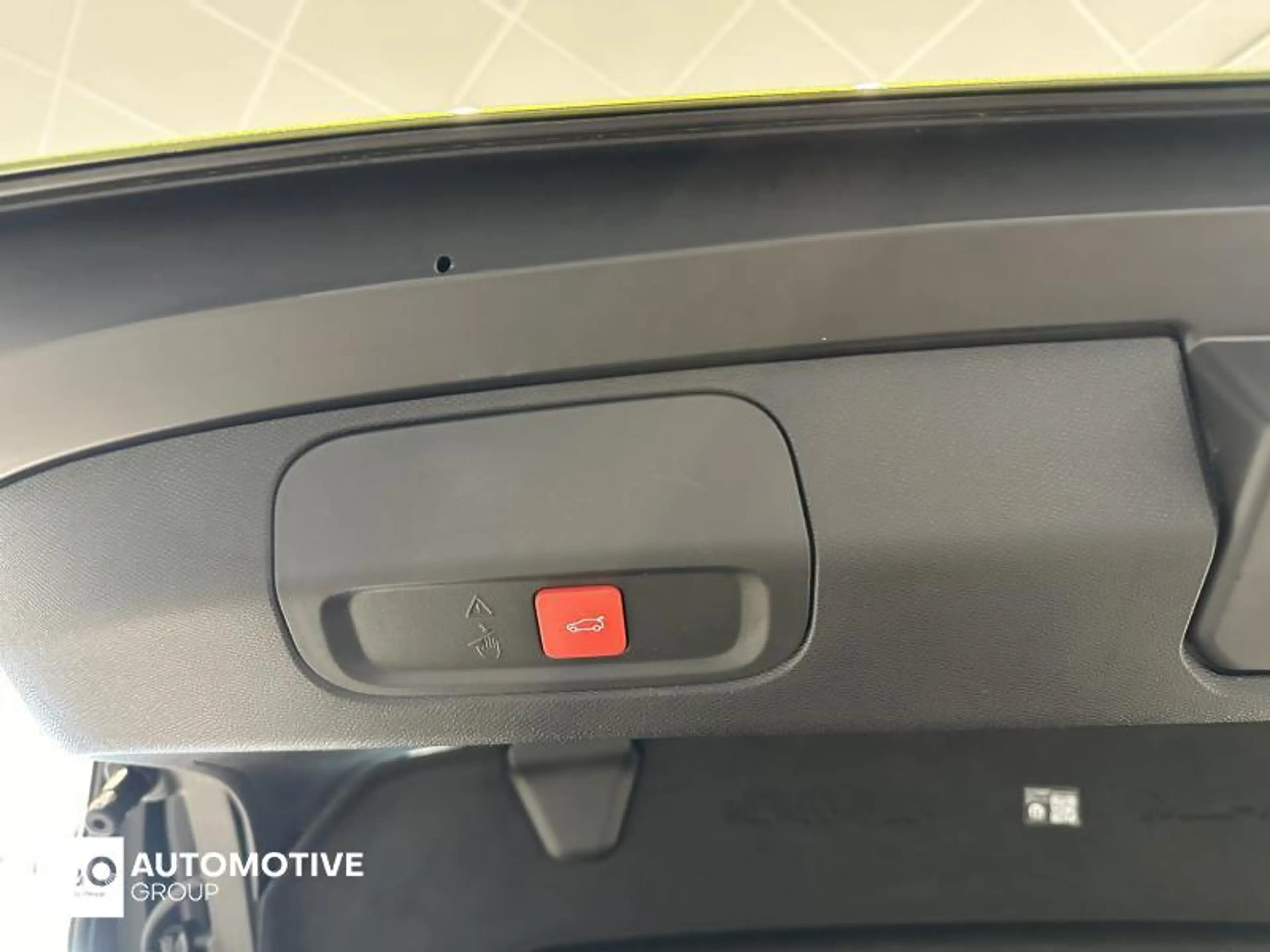 Peugeot 408 gt exclusive hybrid — photo 12