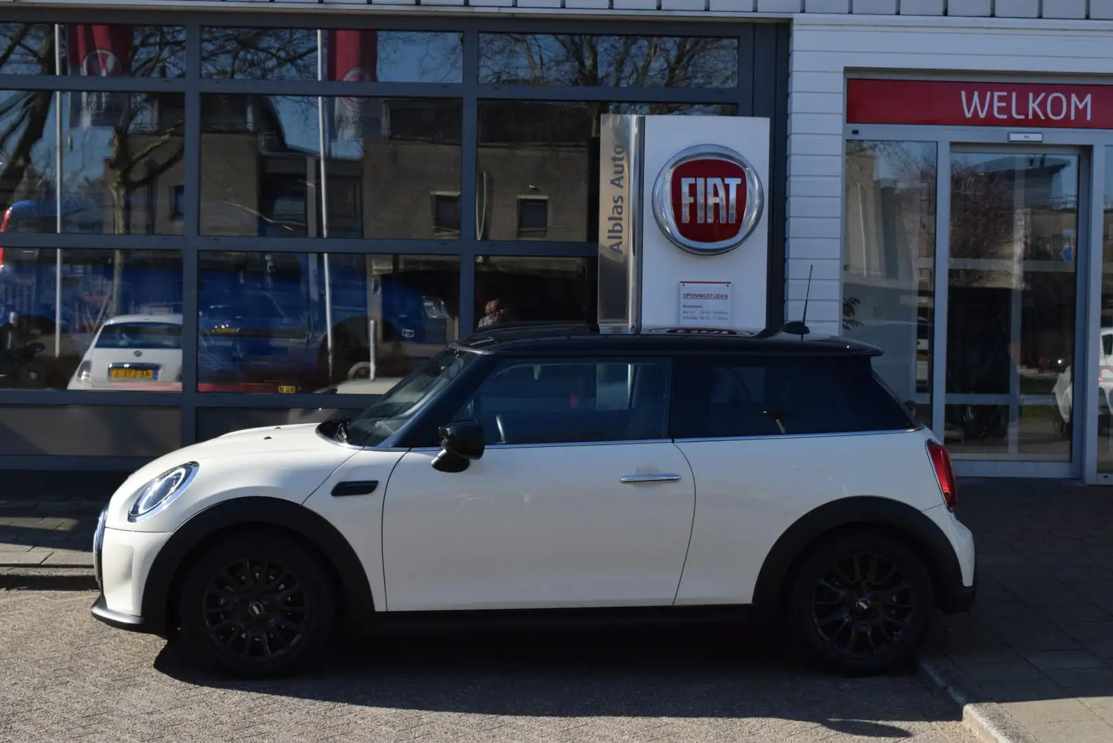 MINI Cooper Mini 1.5 Cooper|Led|Carplay|Sportstoel|Clima|PDC Wit - 2