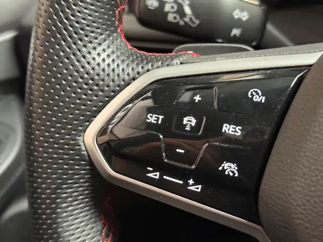 Volkswagen Golf view 21