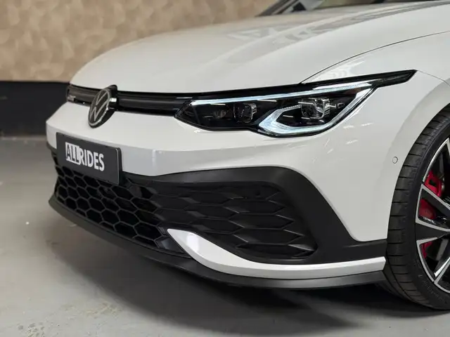 Volkswagen Golf view 2