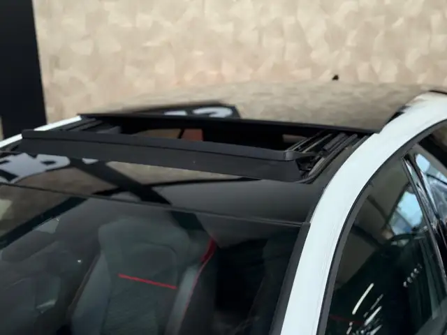 Volkswagen Golf view 4