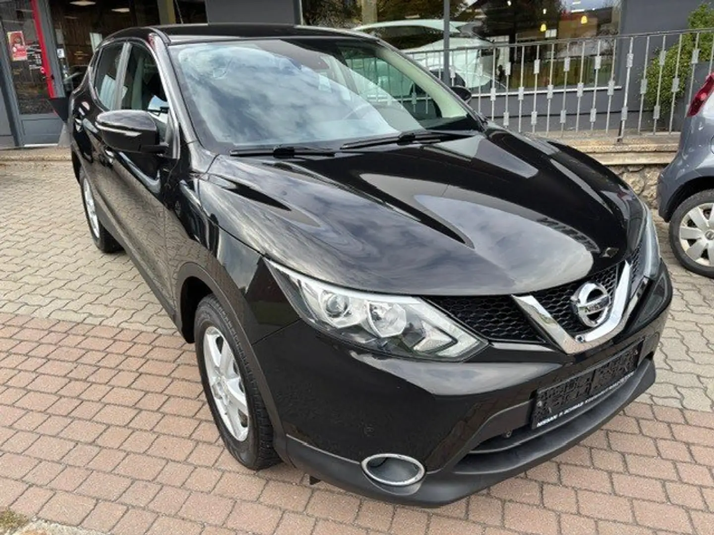 Nissan Qashqai Qashqai 1,5 dCi Acenta mit Nissan Connect Schwarz - 2