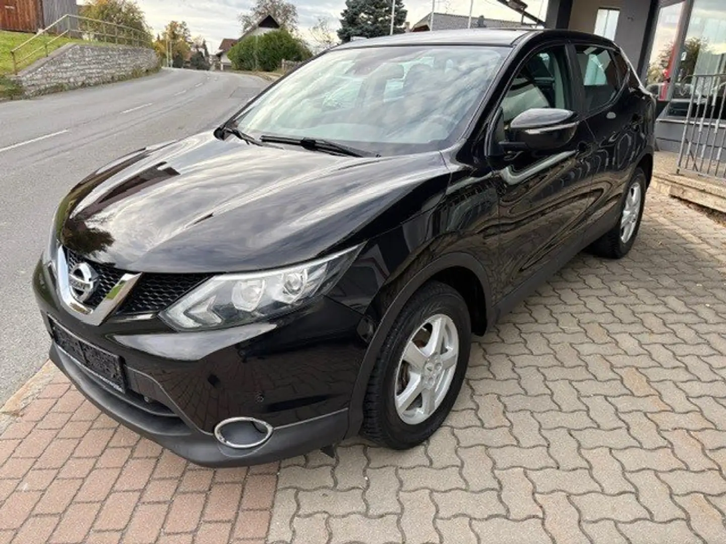Nissan Qashqai Qashqai 1,5 dCi Acenta mit Nissan Connect Schwarz - 1