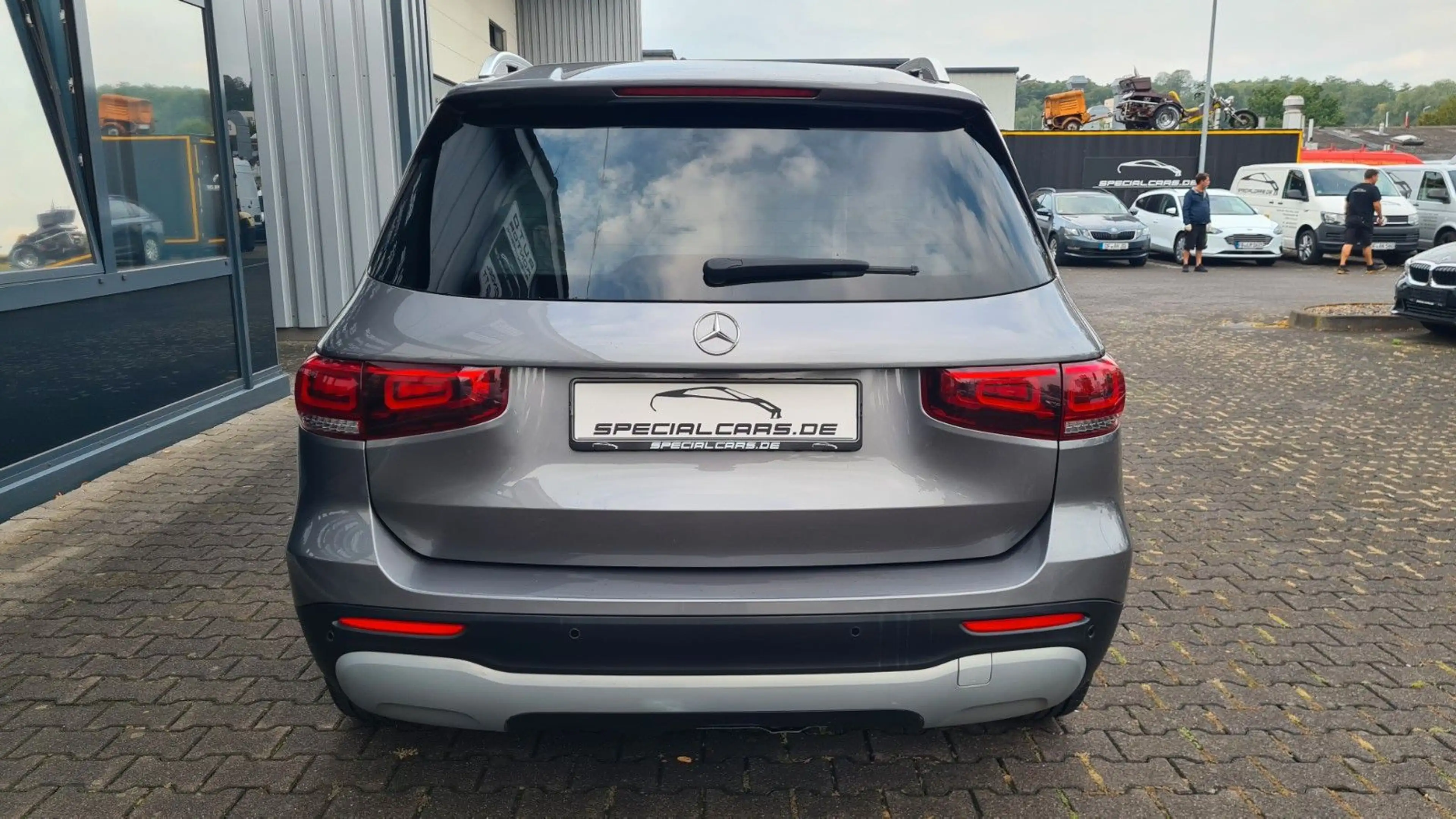 Mercedes-Benz GLB 200 d 8G - ASSITS - LED - AHK - 8 x ALU — photo 5