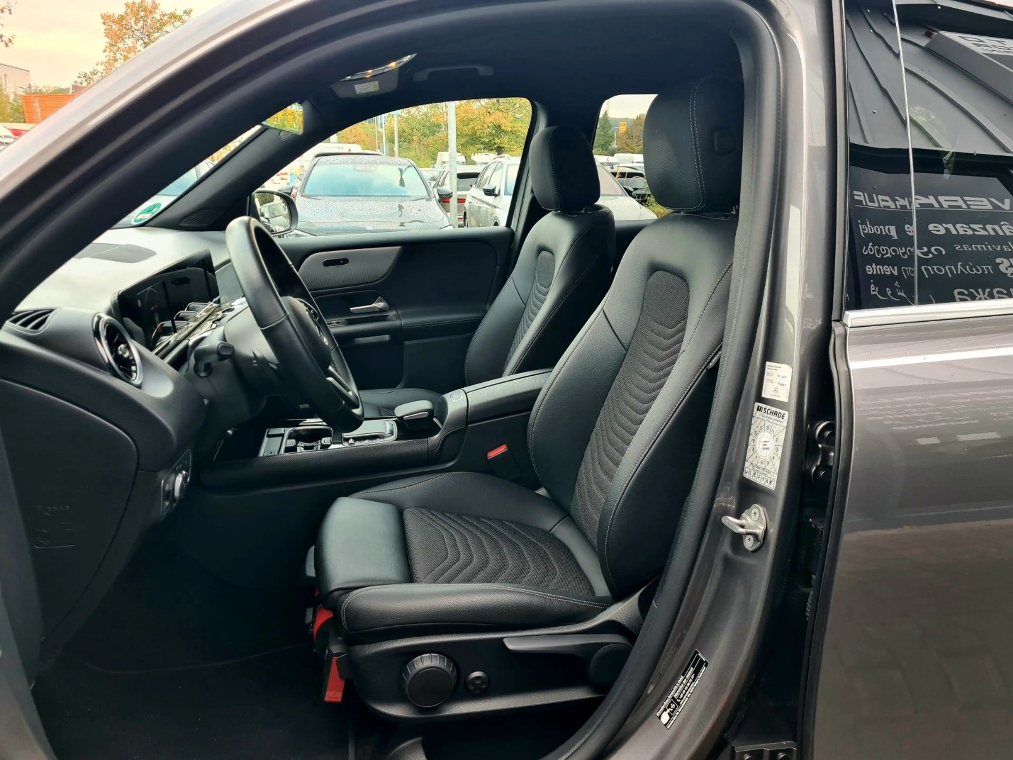 Mercedes-Benz GLB 200 d 8G - ASSITS - LED - AHK - 8 x ALU — photo 12