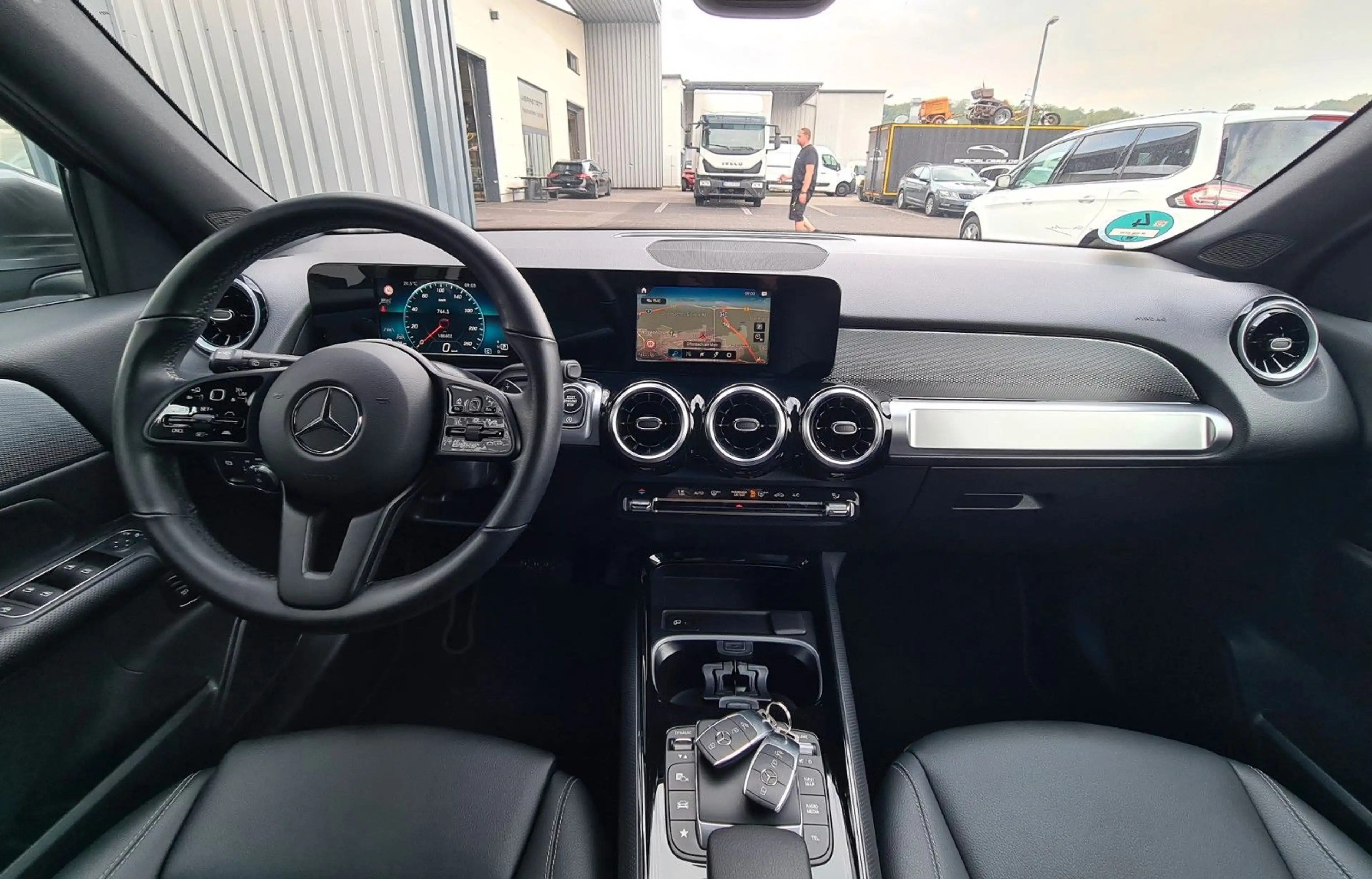 Mercedes-Benz GLB 200 d 8G - ASSITS - LED - AHK - 8 x ALU — photo 10