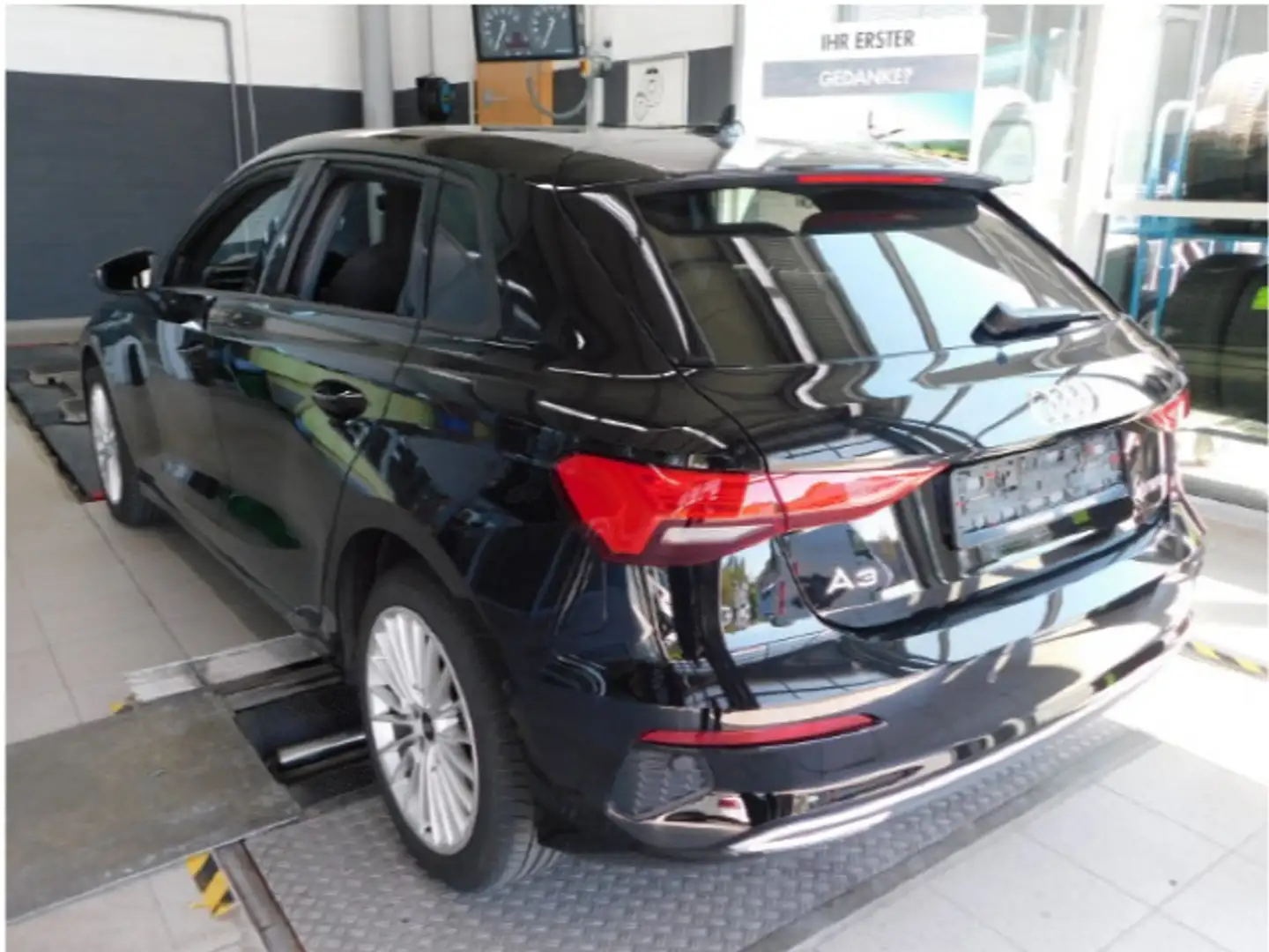 Audi A3 nza 40 TFSI e advanced Kamera LED G Schwarz - 2