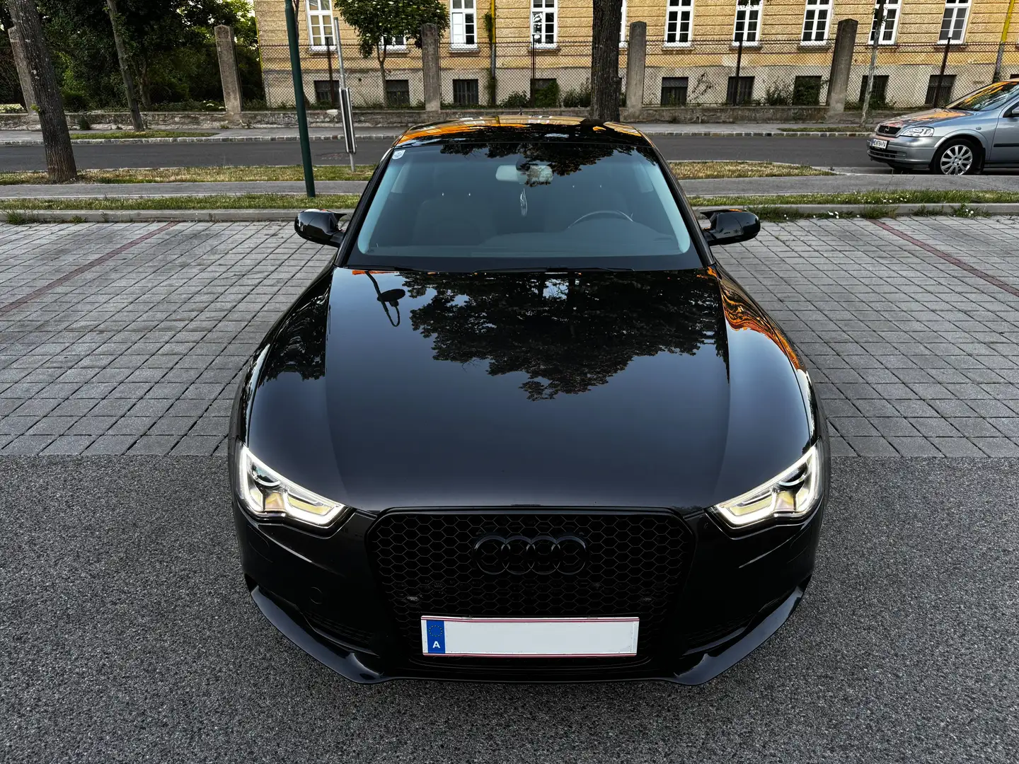 Audi A5 A5 Coupé 1,8 TFSI Grau - 1