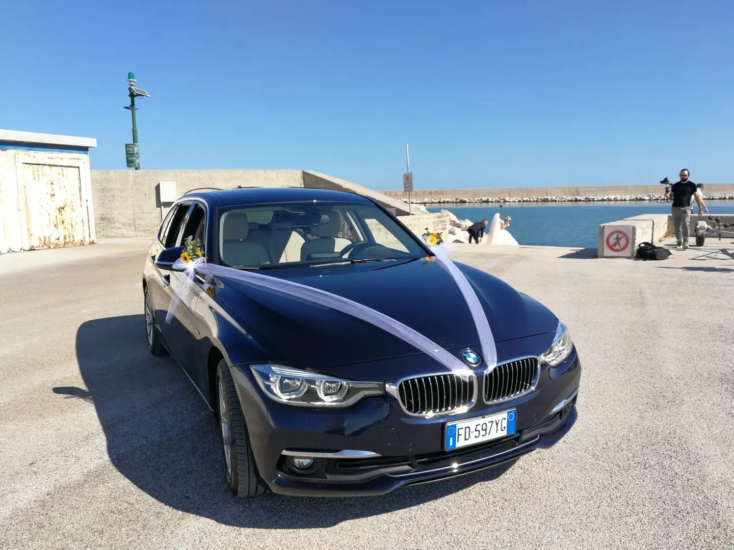 BMW 318 318d Touring Luxury auto Blu/Azzurro - 1
