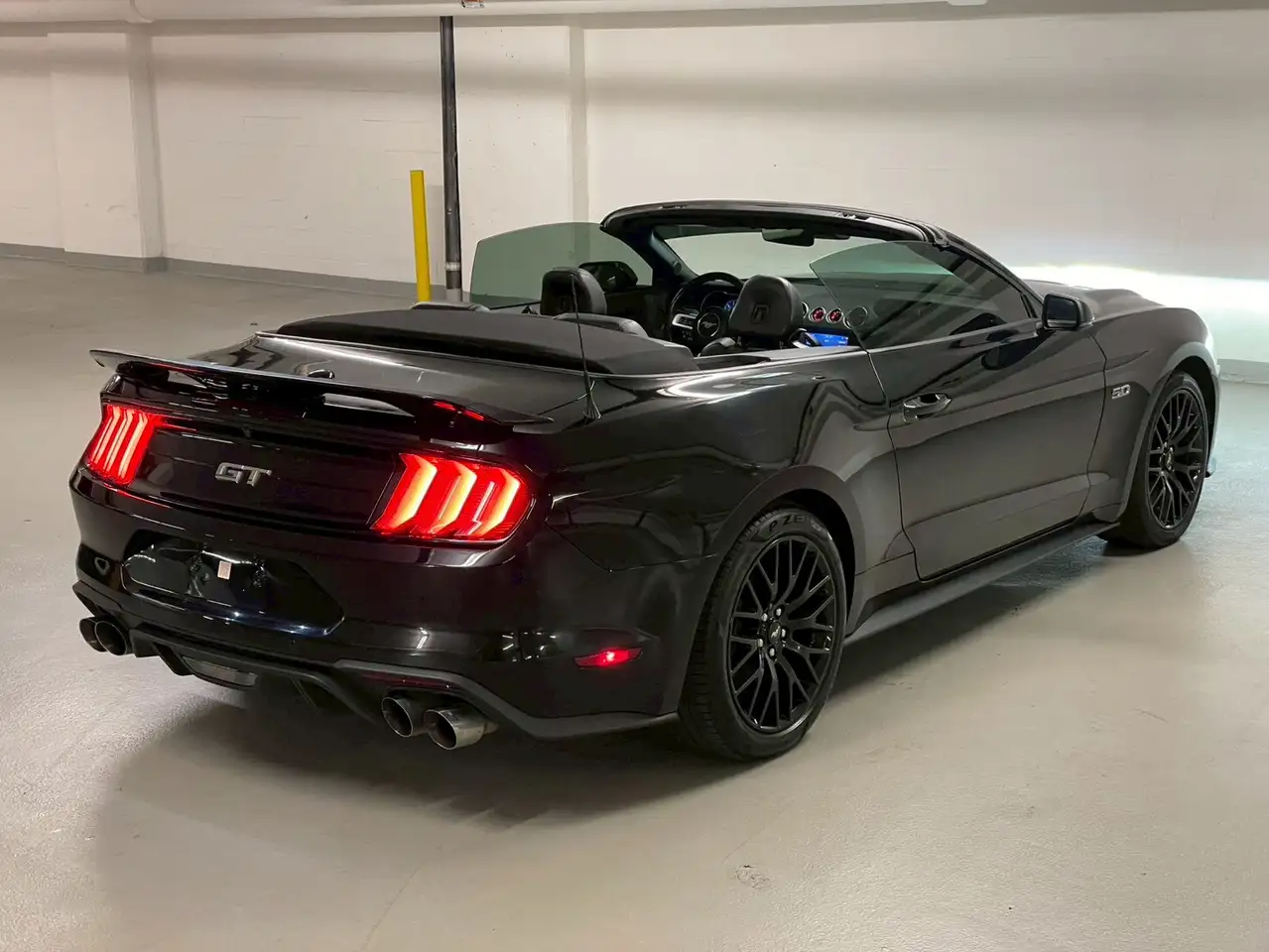 Ford Mustang снимка Ford Mustang
