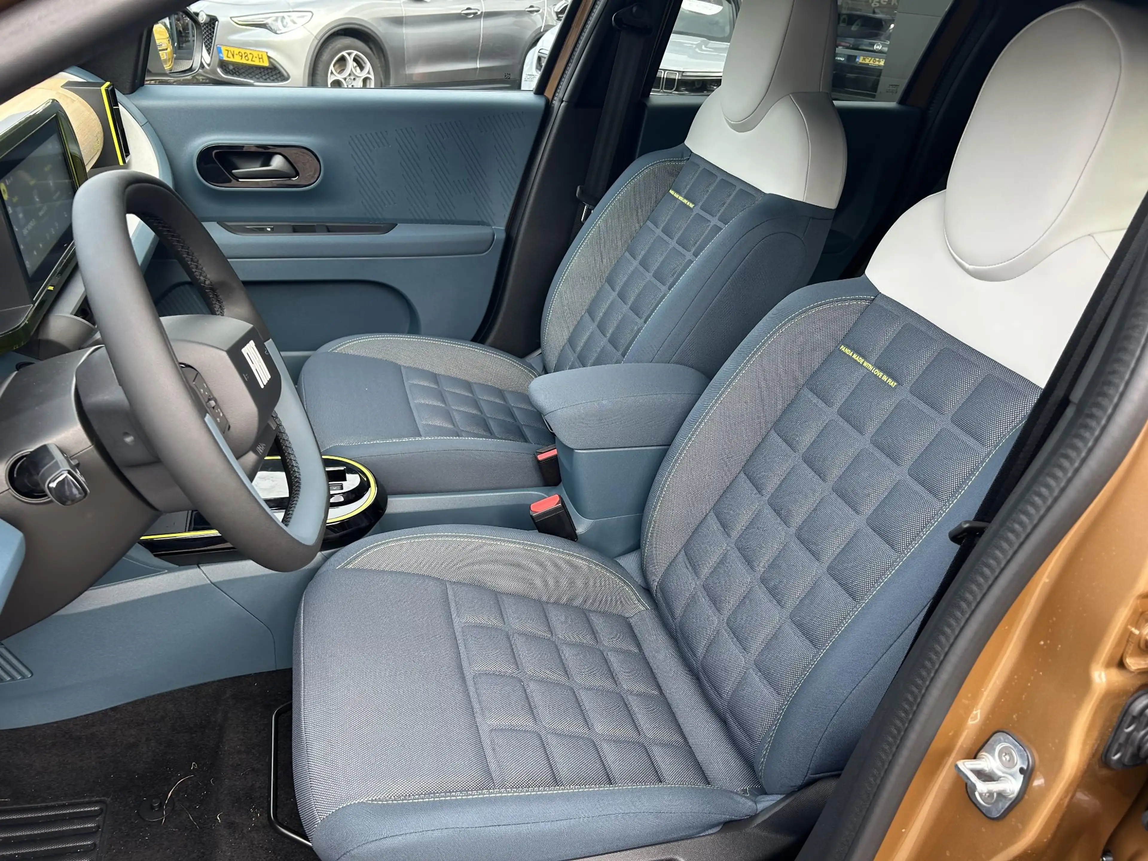 Fiat Grande Panda La Prima 11 kW 44 kWh | Winter Pack | Apple carpla — photo 2