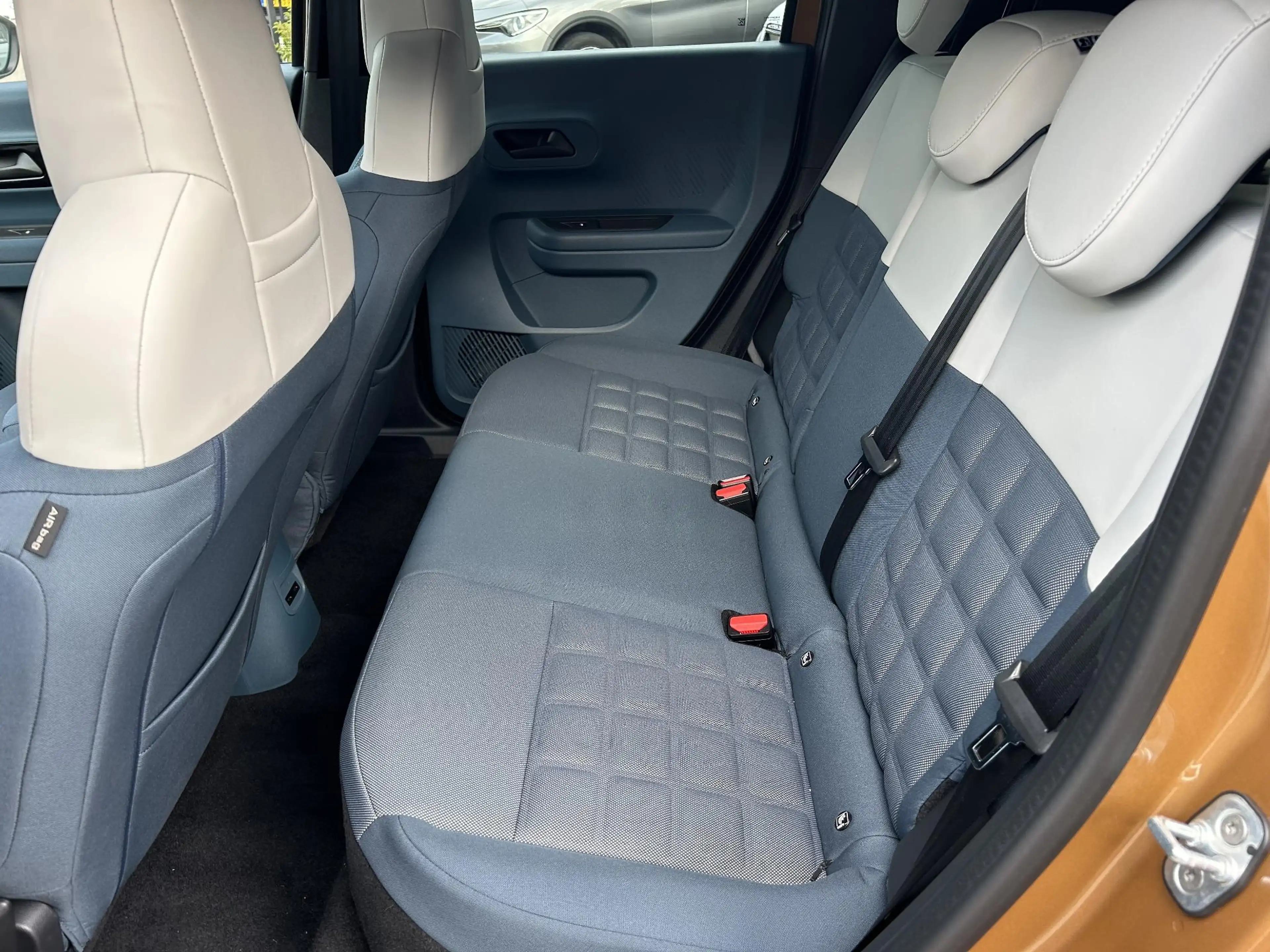 Fiat Grande Panda La Prima 11 kW 44 kWh | Winter Pack | Apple carpla — photo 4