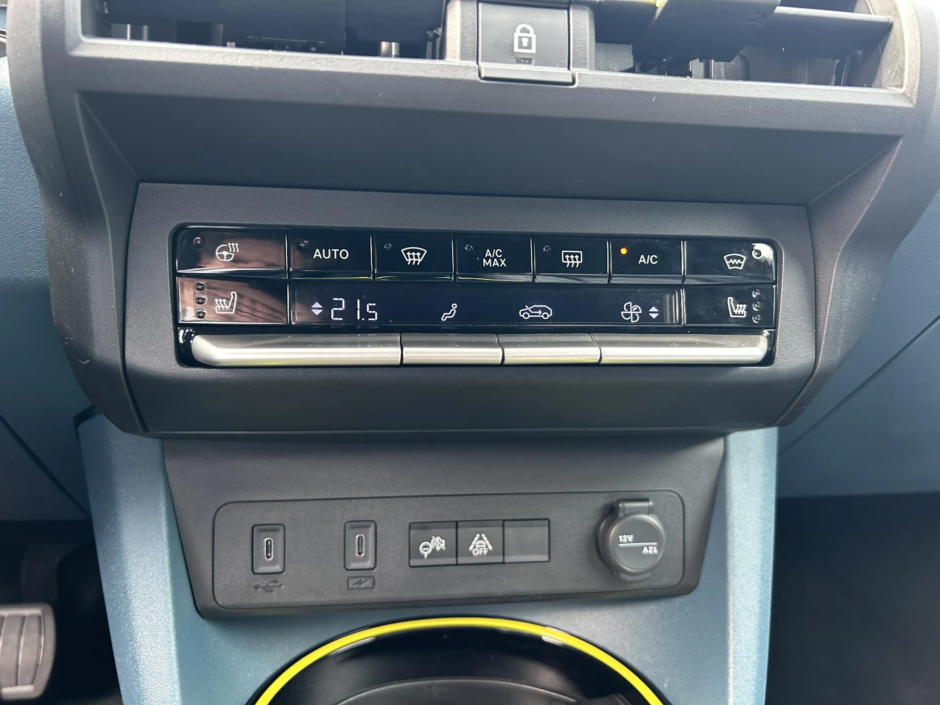 Fiat Grande Panda La Prima 11 kW 44 kWh | Winter Pack | Apple carpla — photo 7