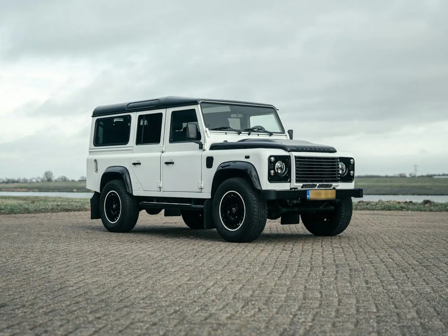 Land Rover Defender 110 XS TD5 Wit - 1