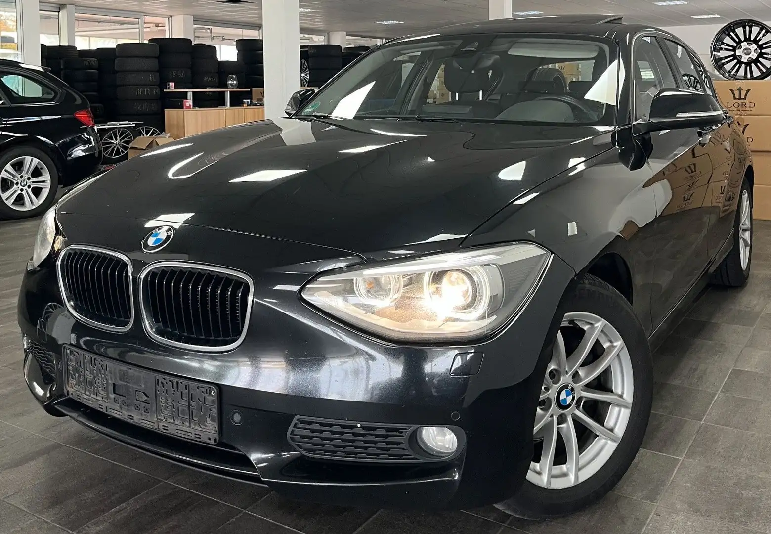 BMW 118 d XENON SCHIEBEDACH PDC NAVI GROßER DISPLAY Noir - 1