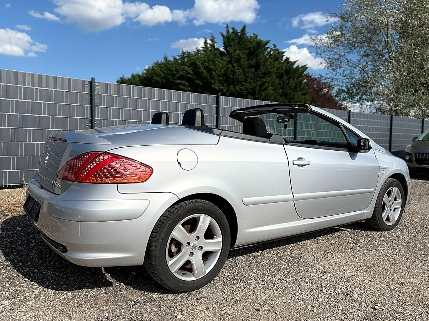 Peugeot 307 CC Active 1,6 16V Silber - 2