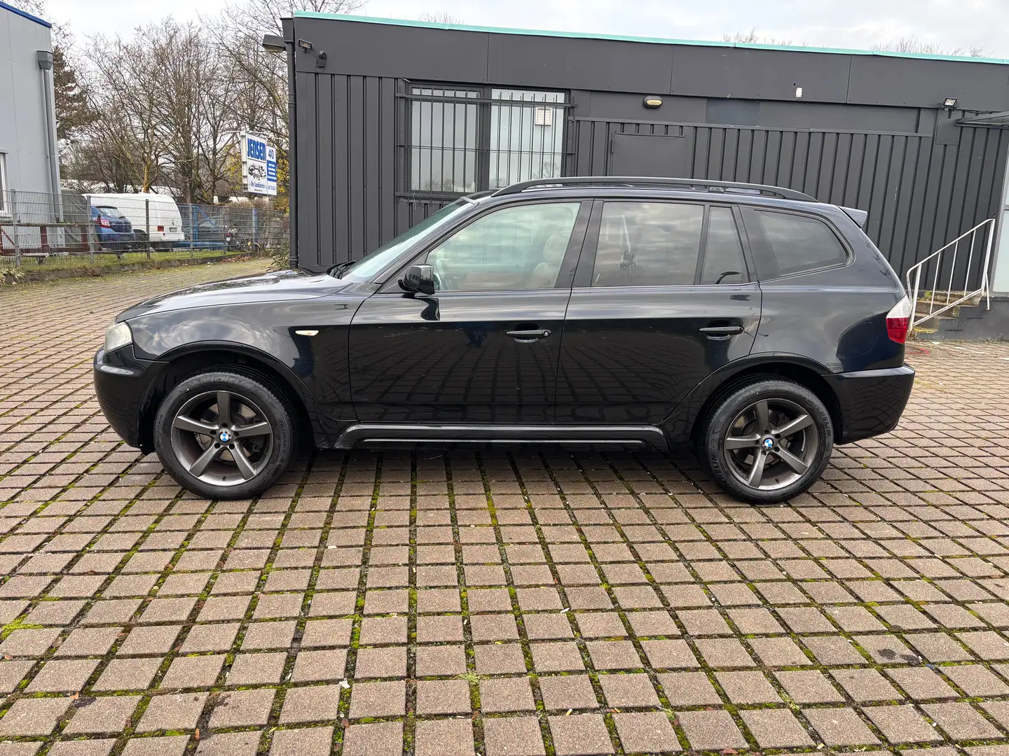 BMW X3 3.0si M-Sport Paket Panorama 2-Hand CarPlay Schwarz - 1