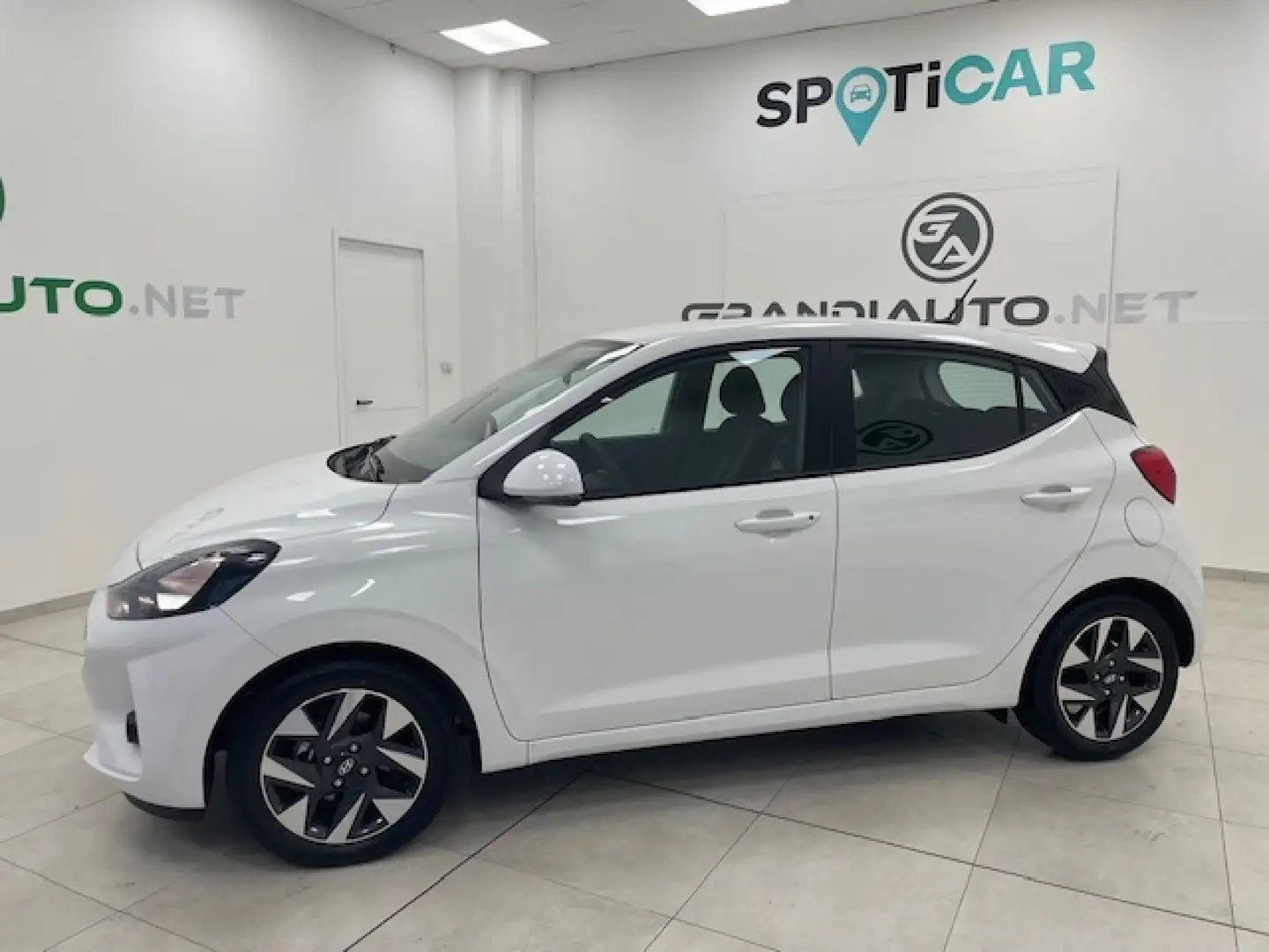 Hyundai i10 III 2023 -  1.0 econext Gpl Connectline Alb - 2