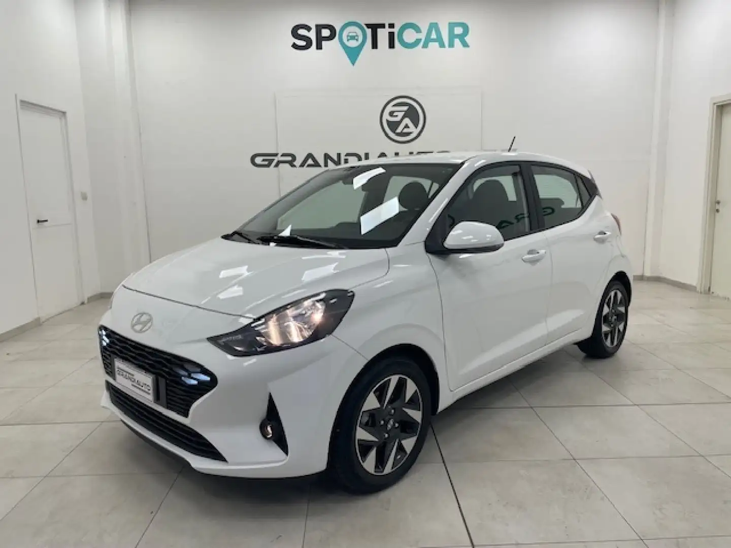 Hyundai i10 III 2023 -  1.0 econext Gpl Connectline Alb - 1