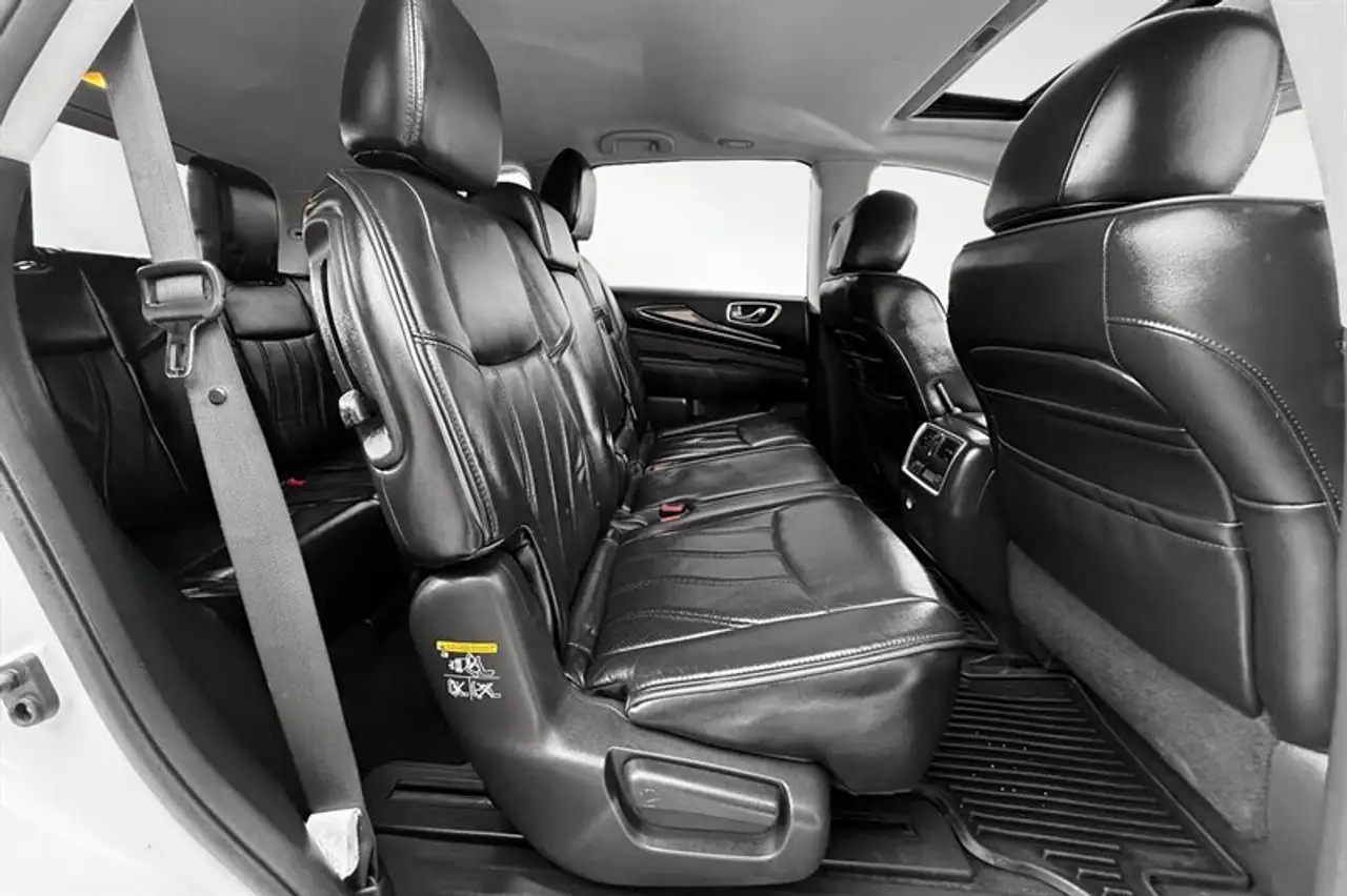 Infiniti JX35 снимка Infiniti JX35