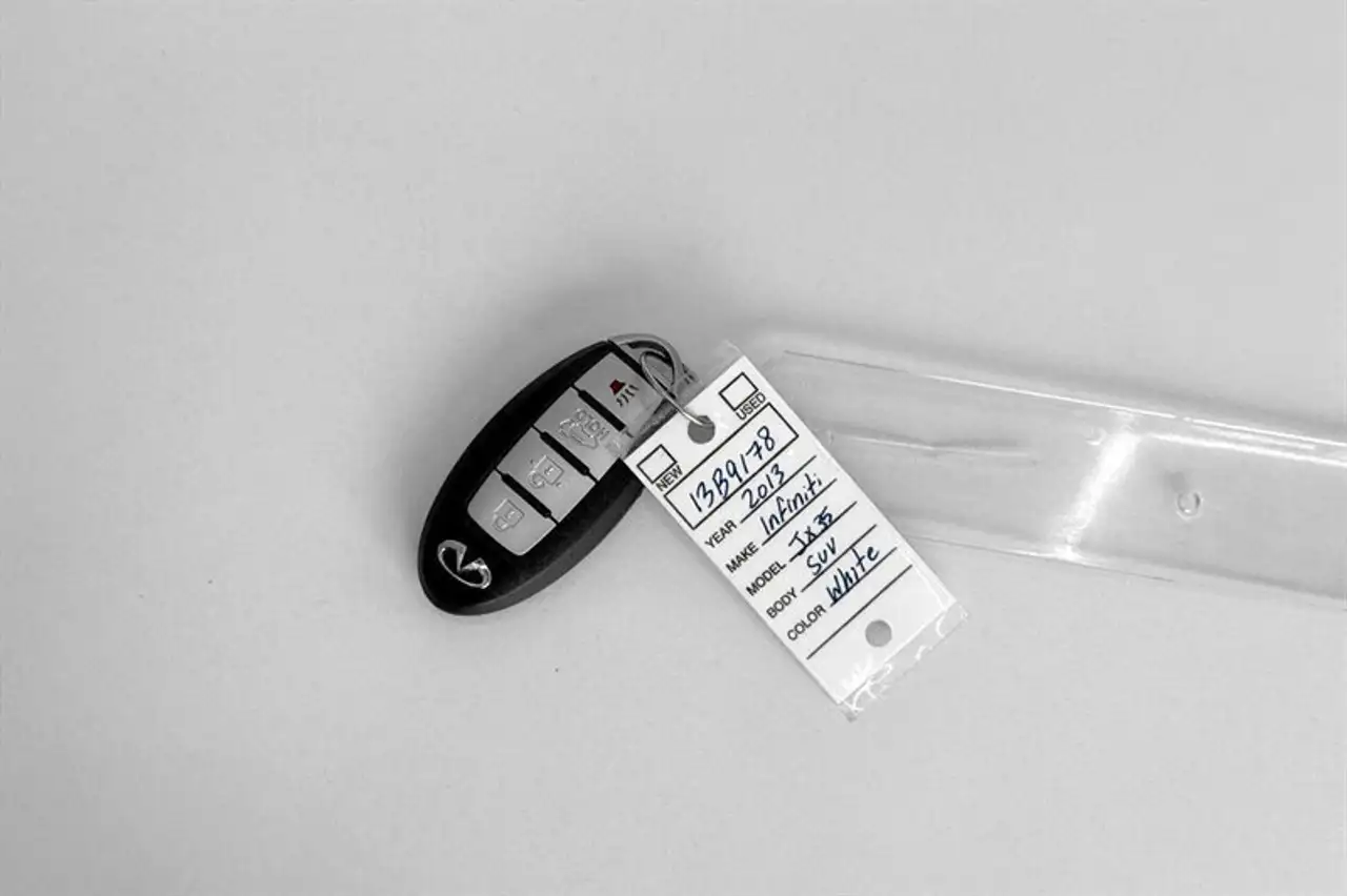 Infiniti JX35 снимка Infiniti JX35