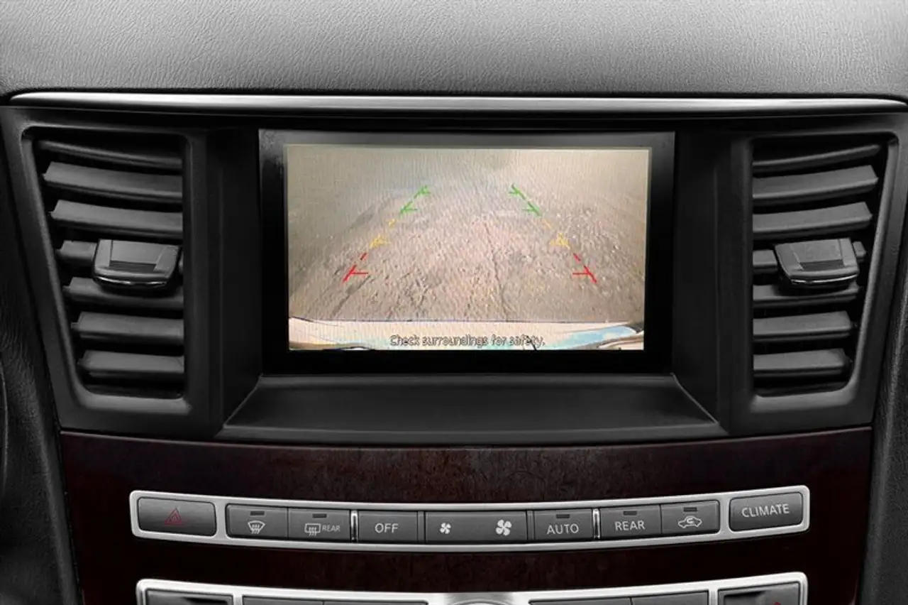 Infiniti JX35 снимка Infiniti JX35