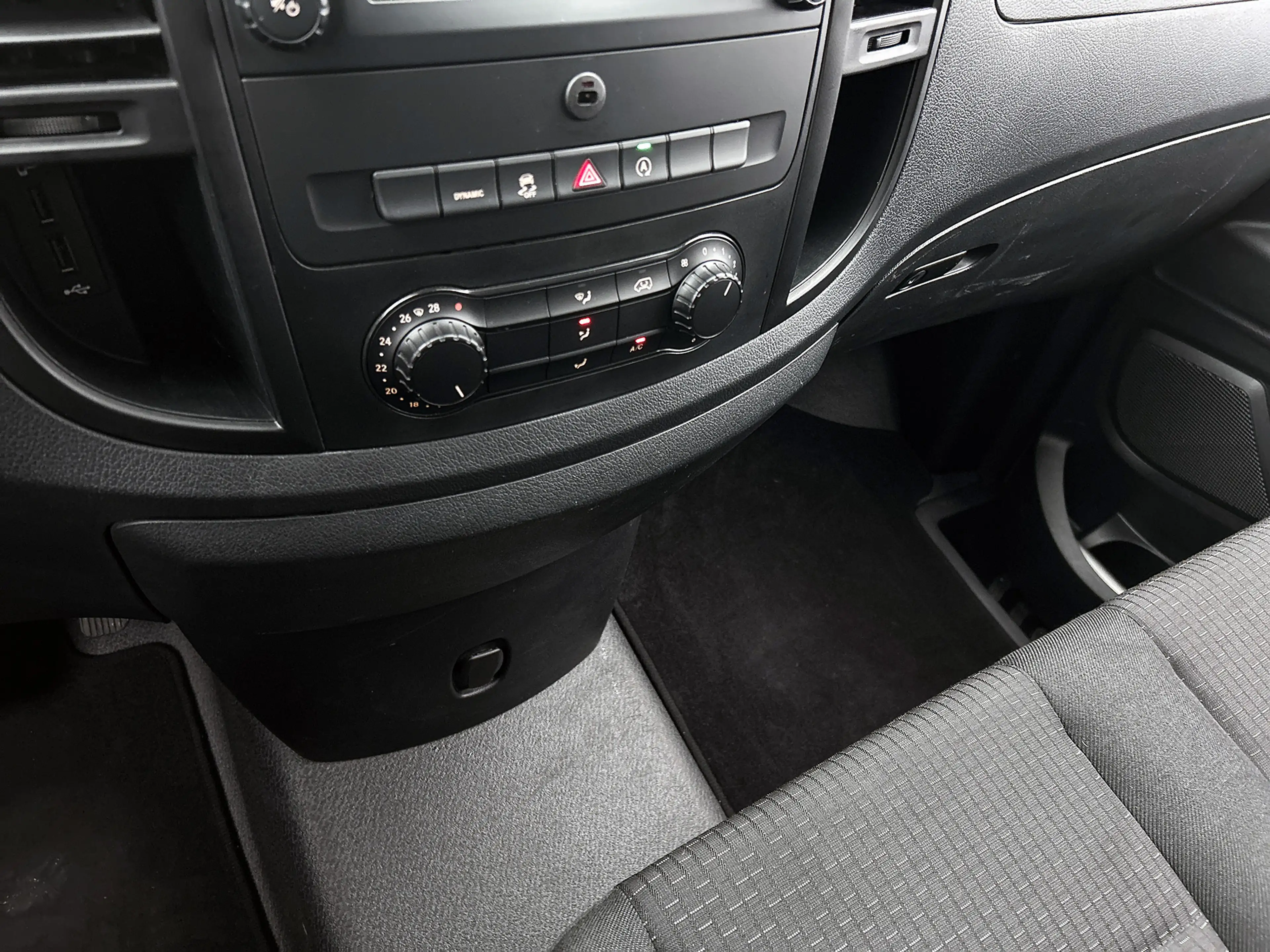 Mercedes-Benz Vito 116 CDI Lang Trekhaak, 19" Velgen, Navi, Camera — photo 30